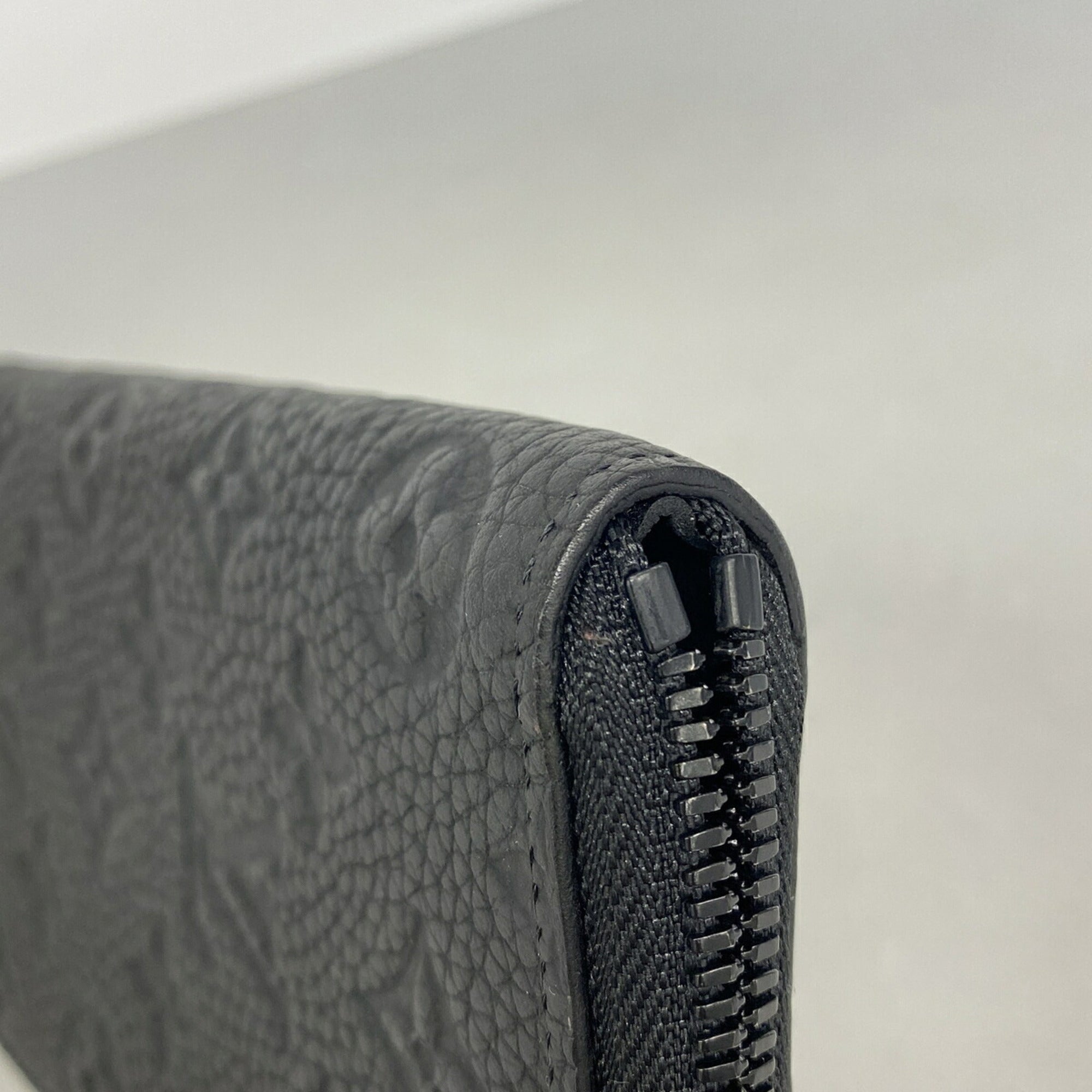 Louis Vuitton Noir Long Wallet (Bi-Fold) (Pre-Owned)