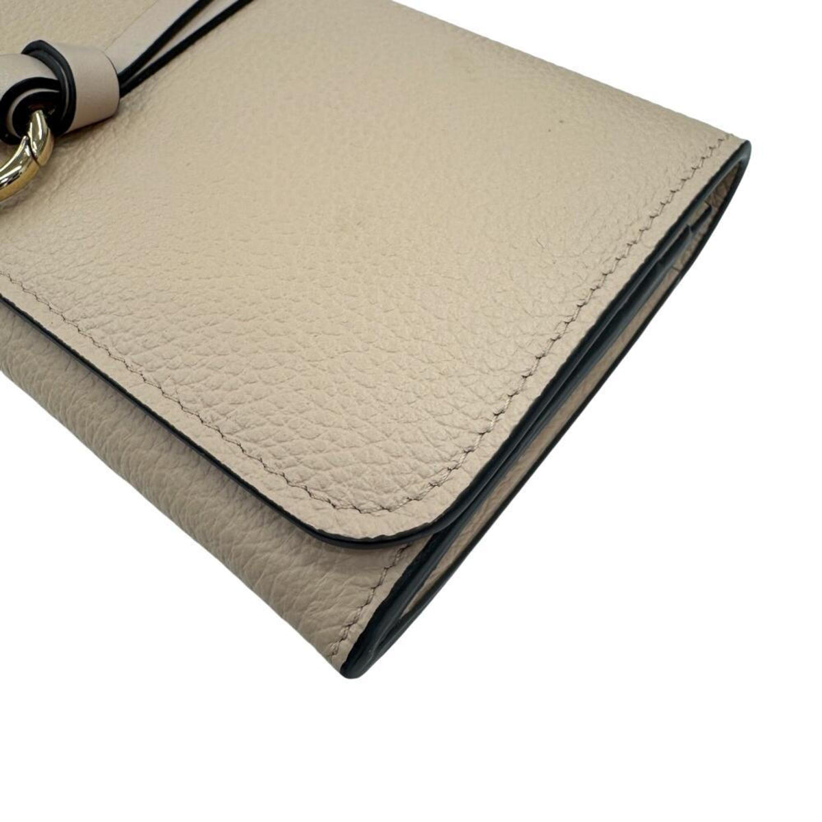Chloé Beige Leather Long Wallet (Bi-Fold) (Pre-Owned)