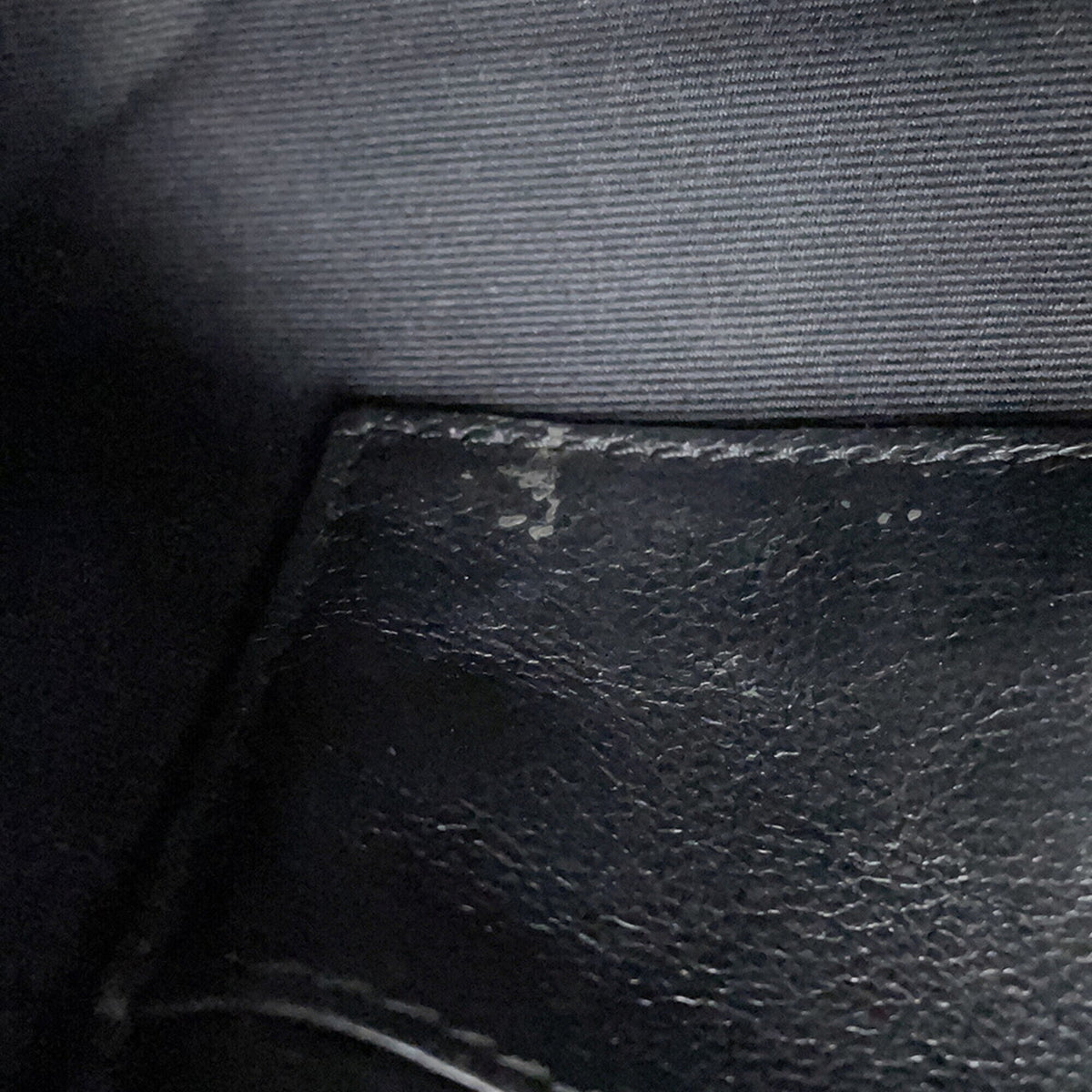 Yves Saint Laurent Black Leather Shoulder Bag (Pre-Owned)