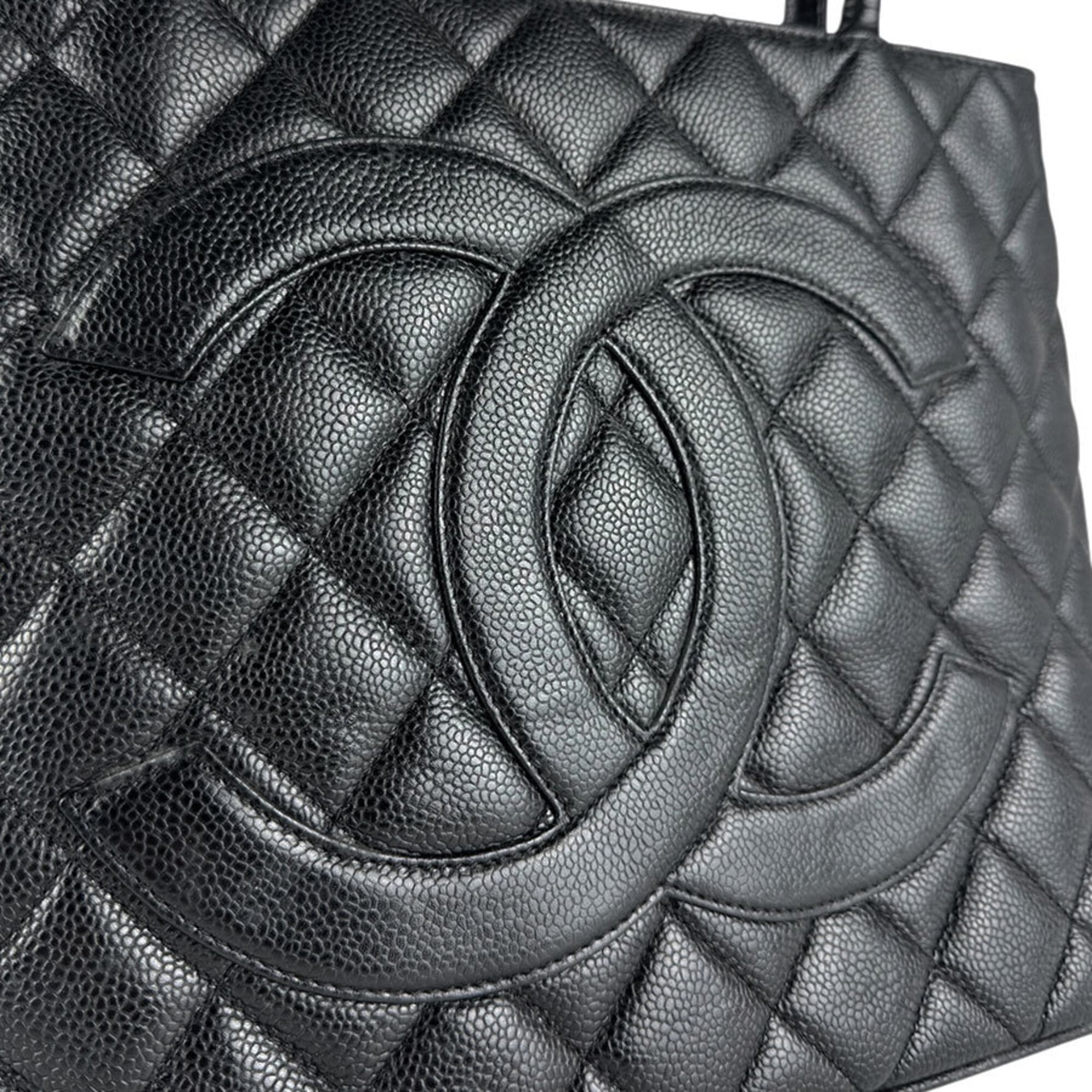 Chanel Black Grained Calfskin Handbag (Pre-Owned)