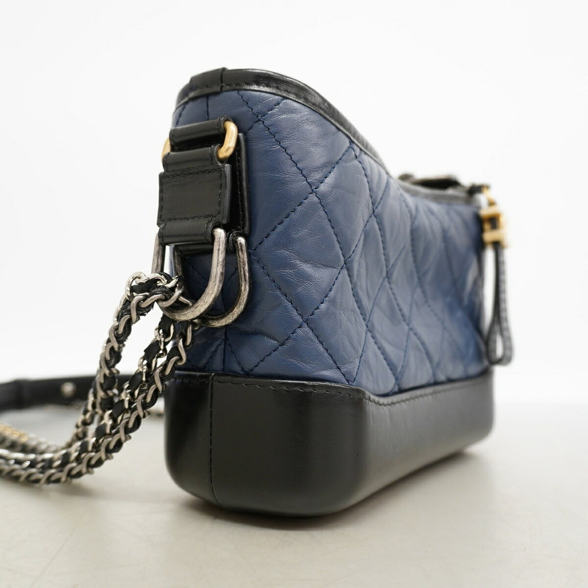 Chanel Black Navy Leather Shoulder Bag (Pre-Owned)