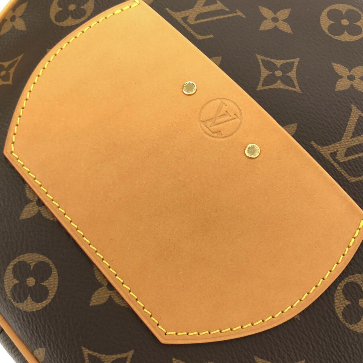 Louis Vuitton Marron Coated Canvas Shoulder Bag (Pre-Owned)