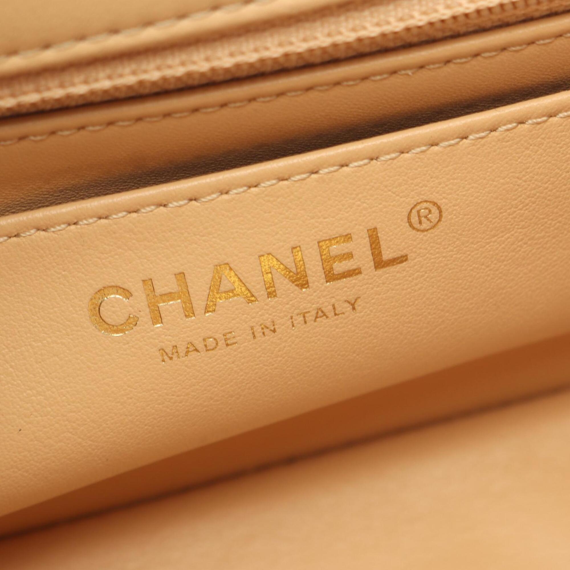 Chanel Matelasse Beige Leather Handbag Shoulder Bag (Pre-Owned)