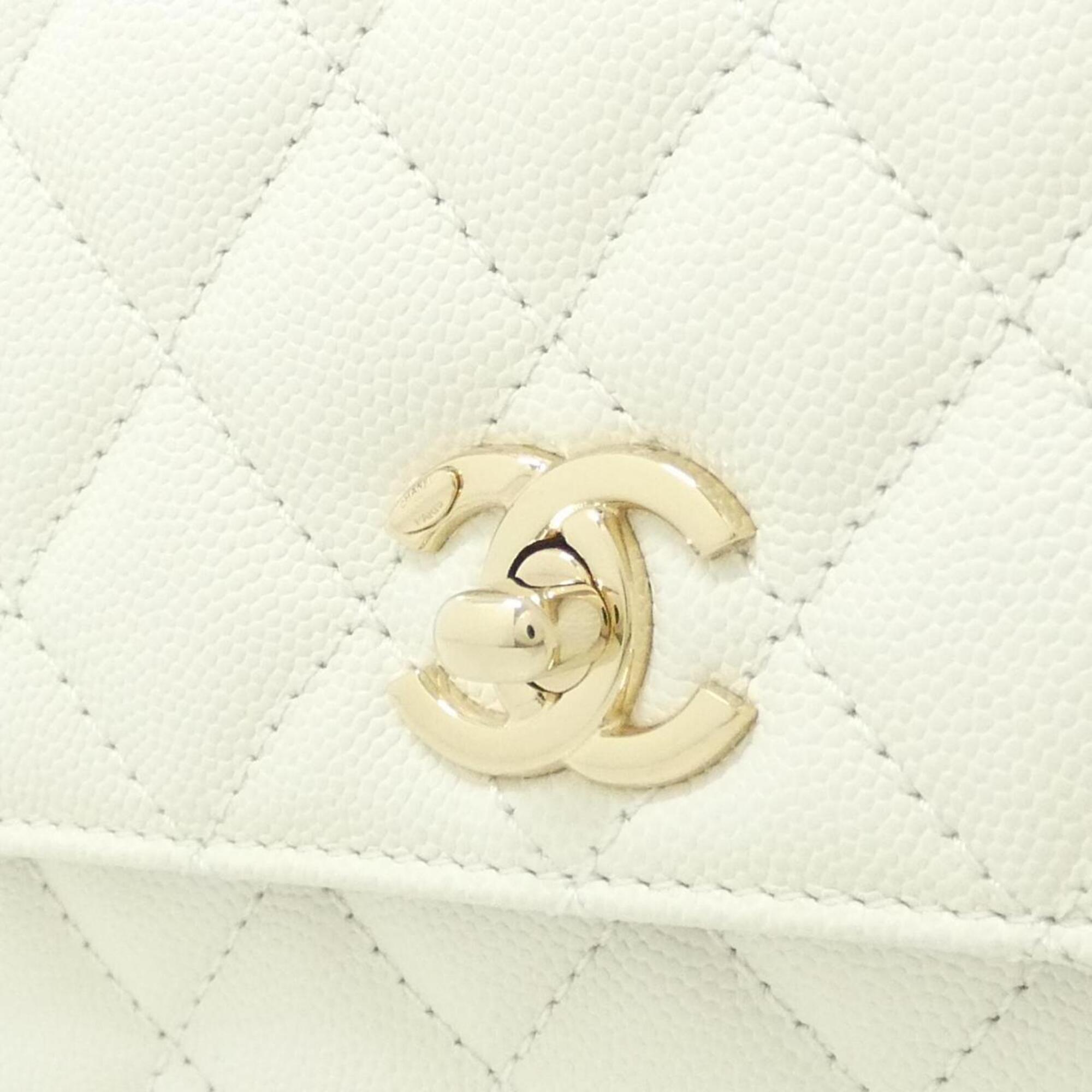 Chanel White Grained Calfskin Handbag (Pre-Owned)