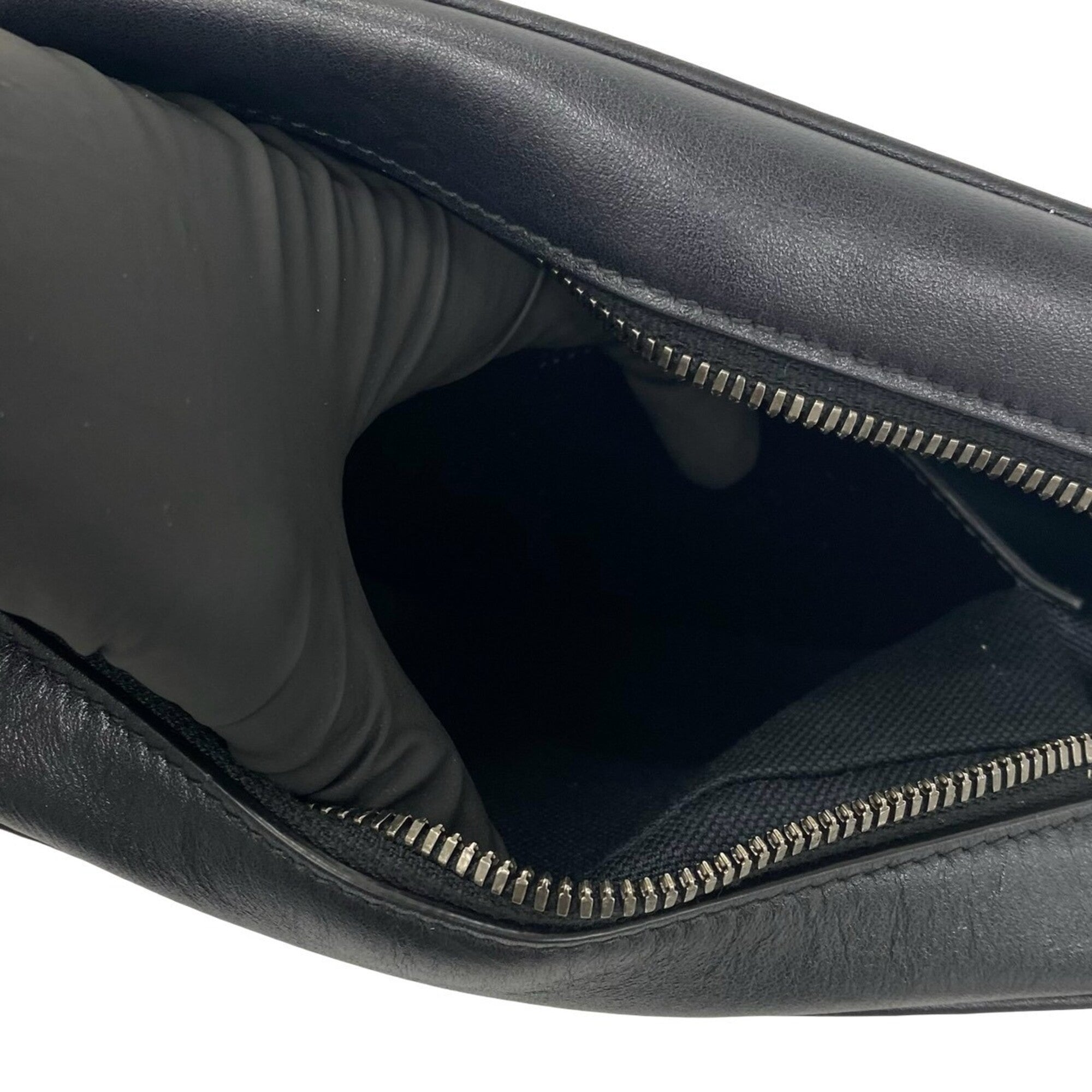 Gucci Black Leather Pochette Shoulder Bag (Pre-Owned)