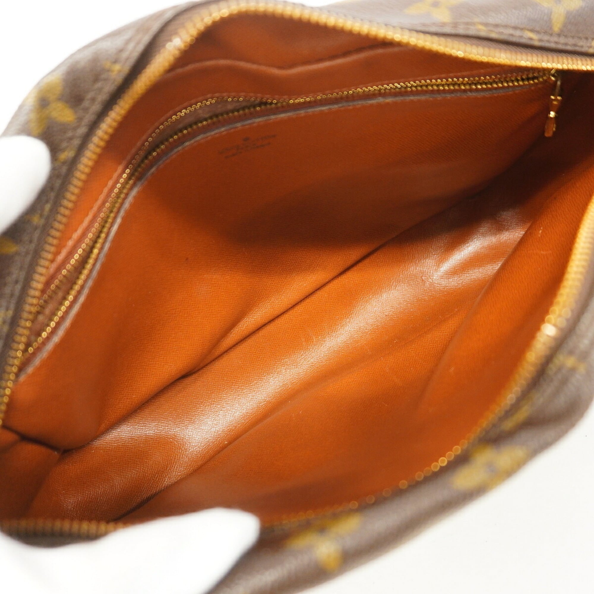 Louis Vuitton Brown Shoulder Bag (Pre-Owned)