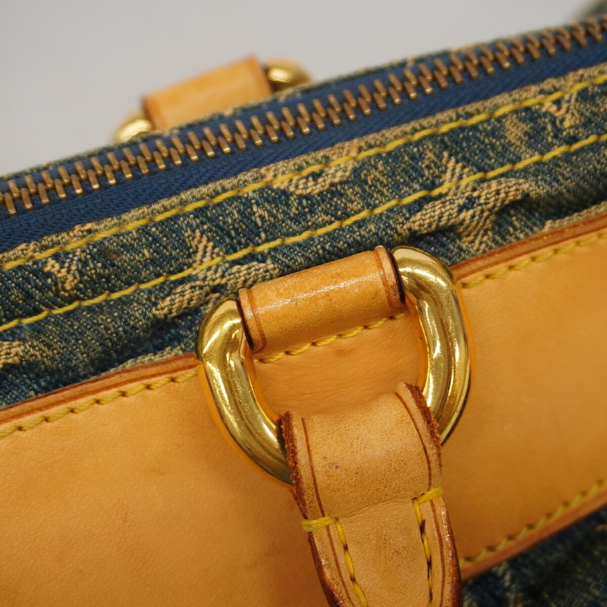 Louis Vuitton Blue Handbag (Pre-Owned)
