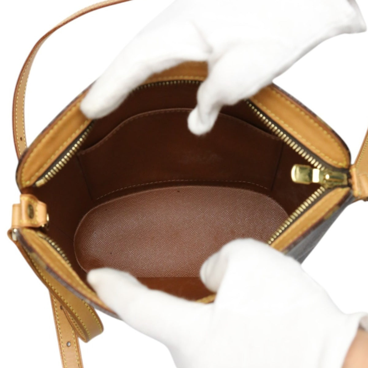 Louis Vuitton Brown Monogram Monogram Shoulder Bag (Pre-Owned)