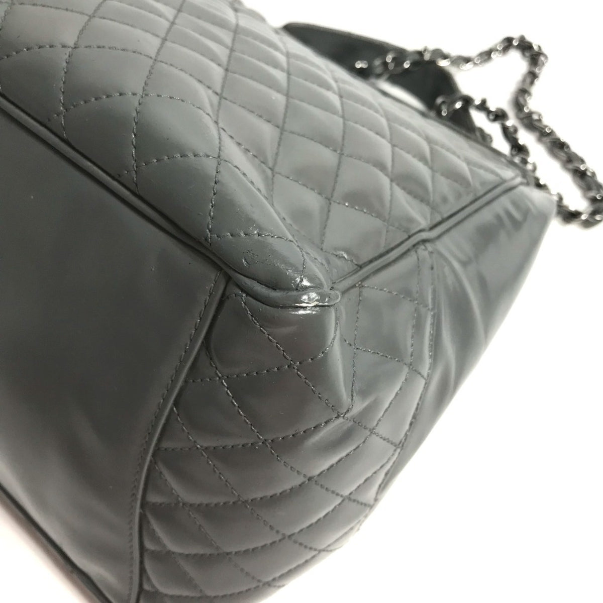 Chanel Gray Leather Handbag Shoulder Bag (Pre-Owned)