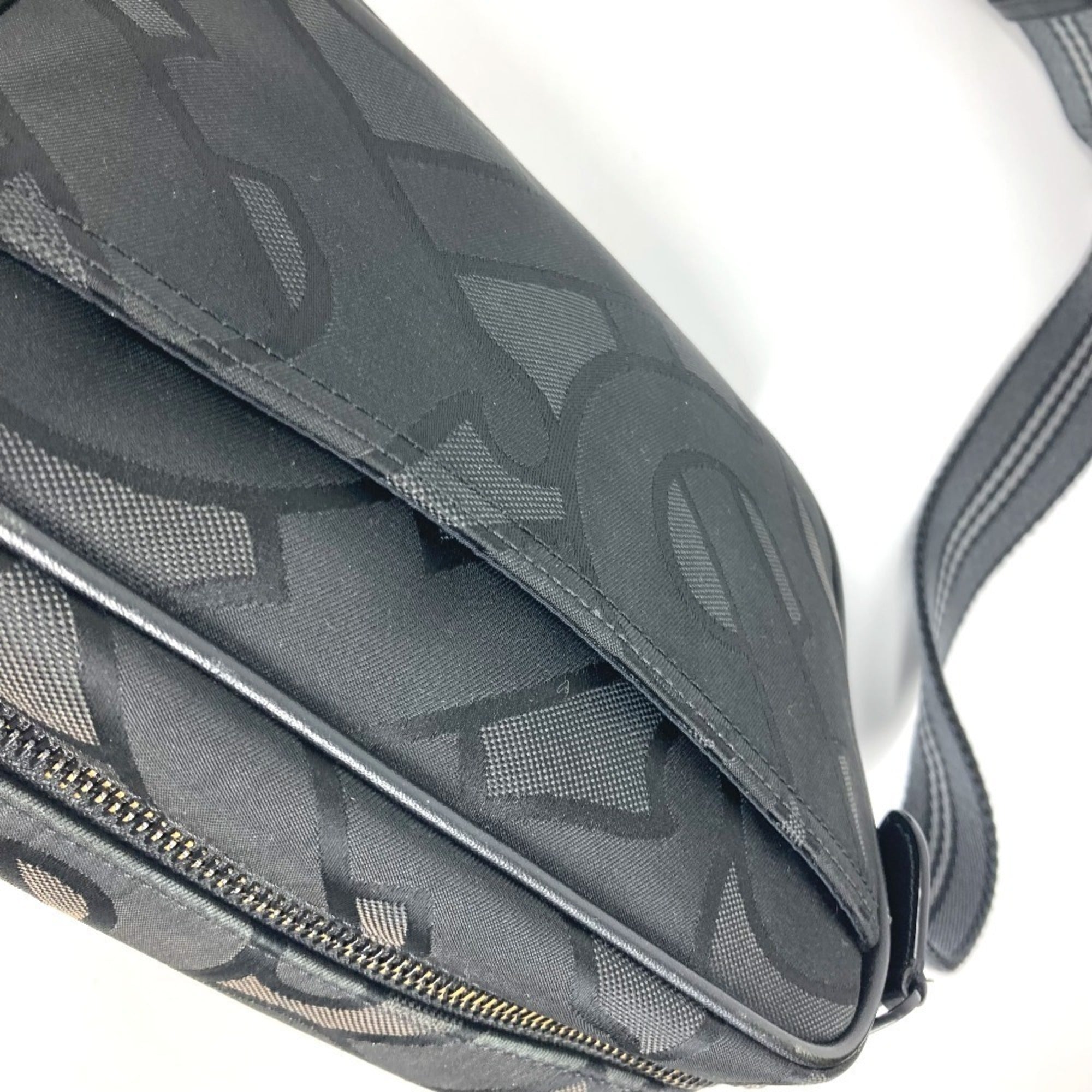 Burberry Black Gray Nylon Canvas Pochette Shoulder Bag (Pre-Owned)