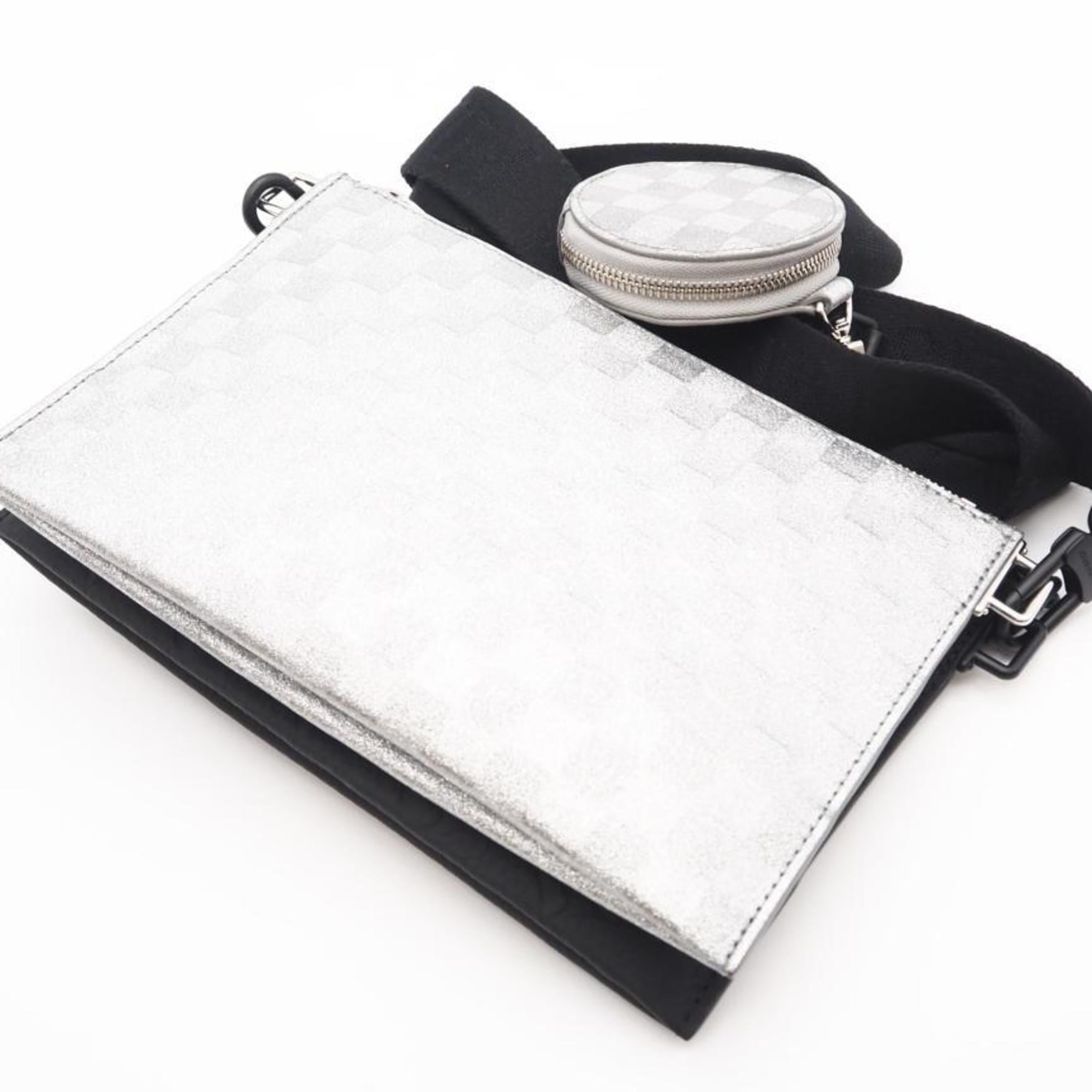 Louis Vuitton Black Silver Leather Shoulder Bag (Pre-Owned)