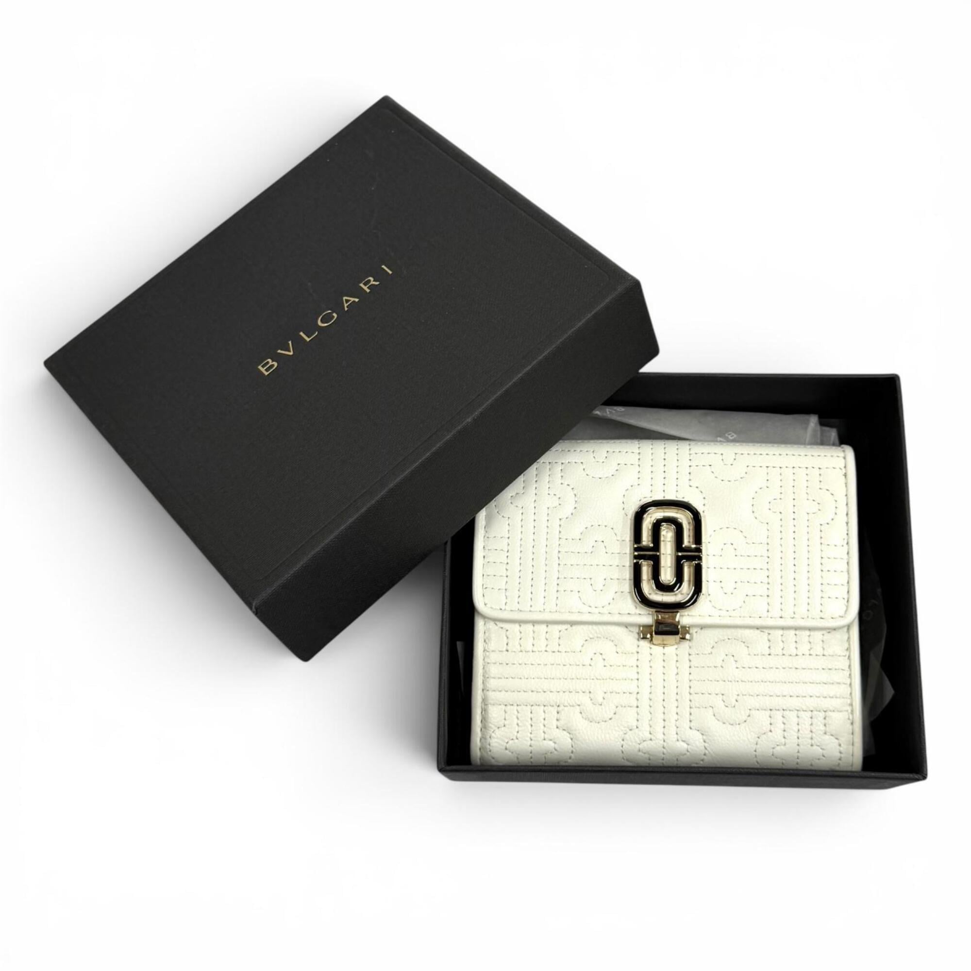 Bvlgari White Leather Wallet (Bi-Fold) (Pre-Owned)