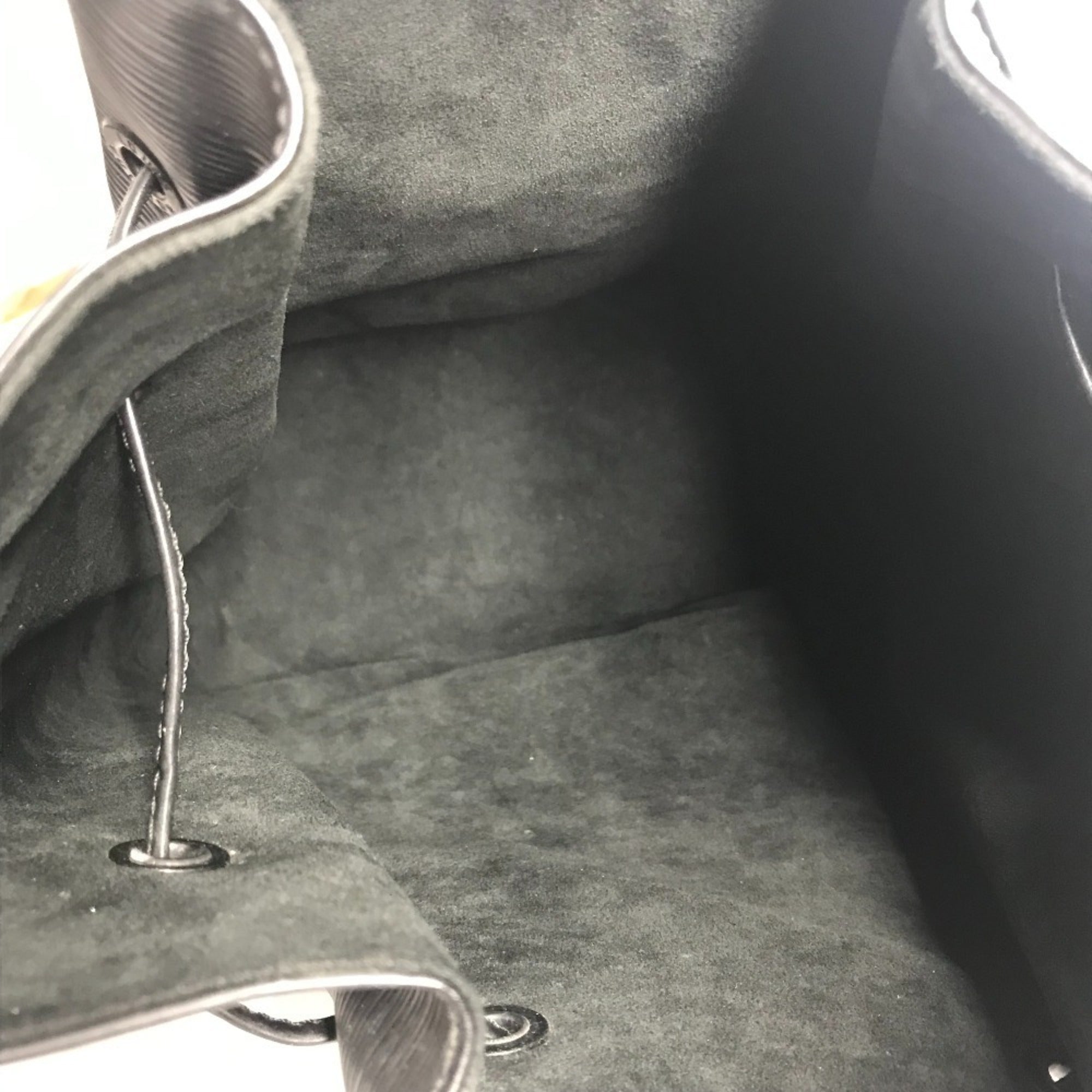 Louis Vuitton Black Noir Epi Leather Shoulder Bag (Pre-Owned)