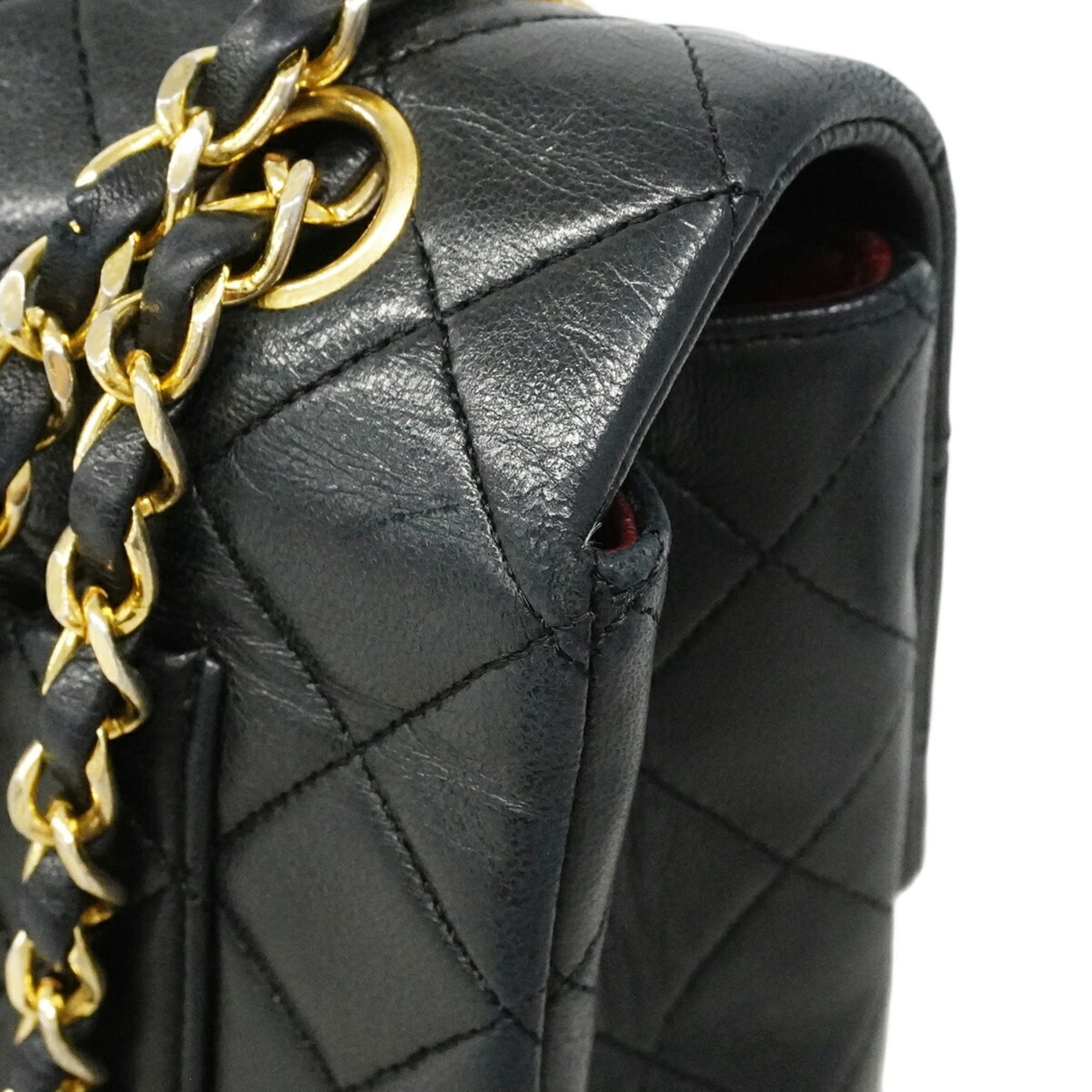 Chanel Black Leather Shoulder Bag (Pre-Owned)