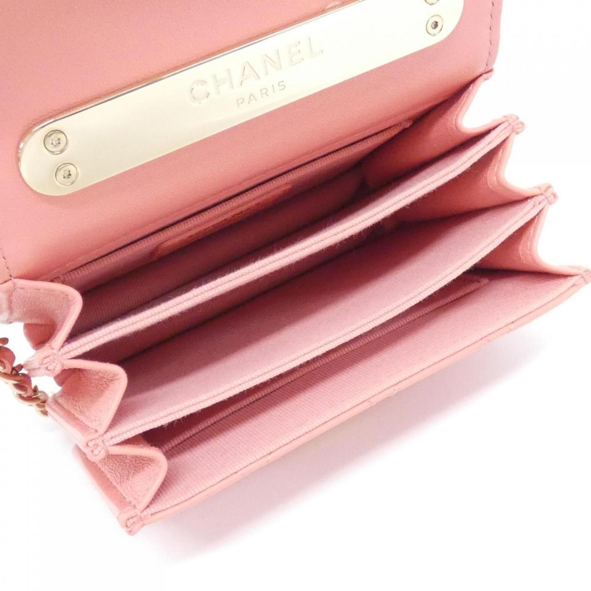 Chanel Pink Leather Shoulder Bag (Pre-Owned)