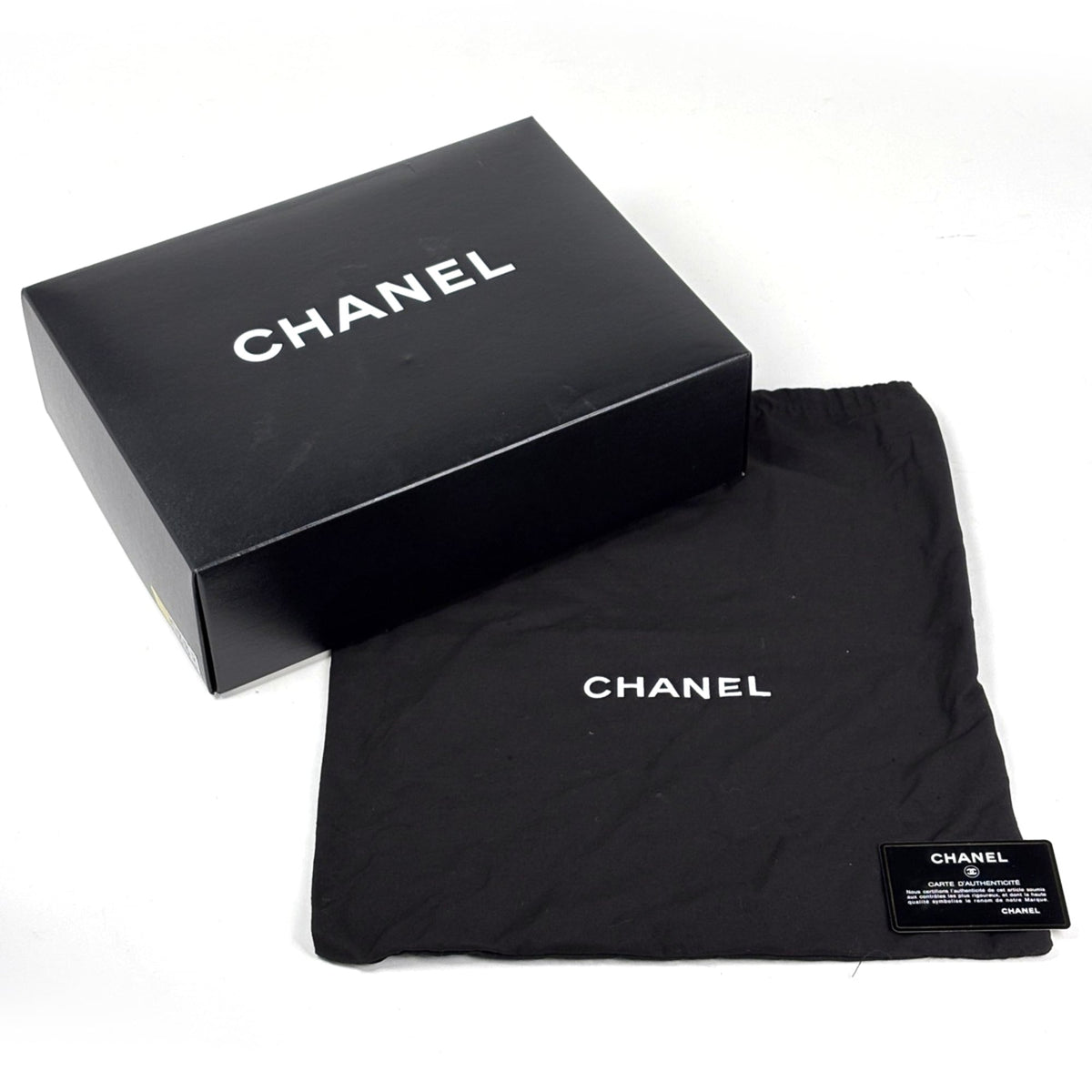 Chanel Matelasse Black Grained Calfskin Handbag (Pre-Owned)