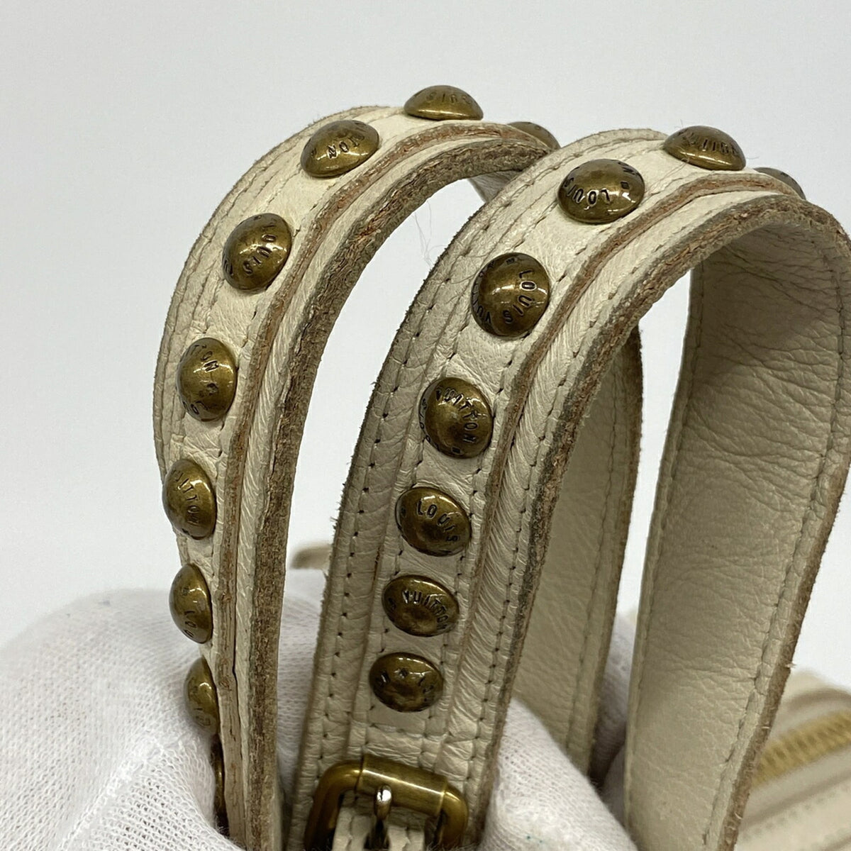 Louis Vuitton Ecru Handbag (Pre-Owned)