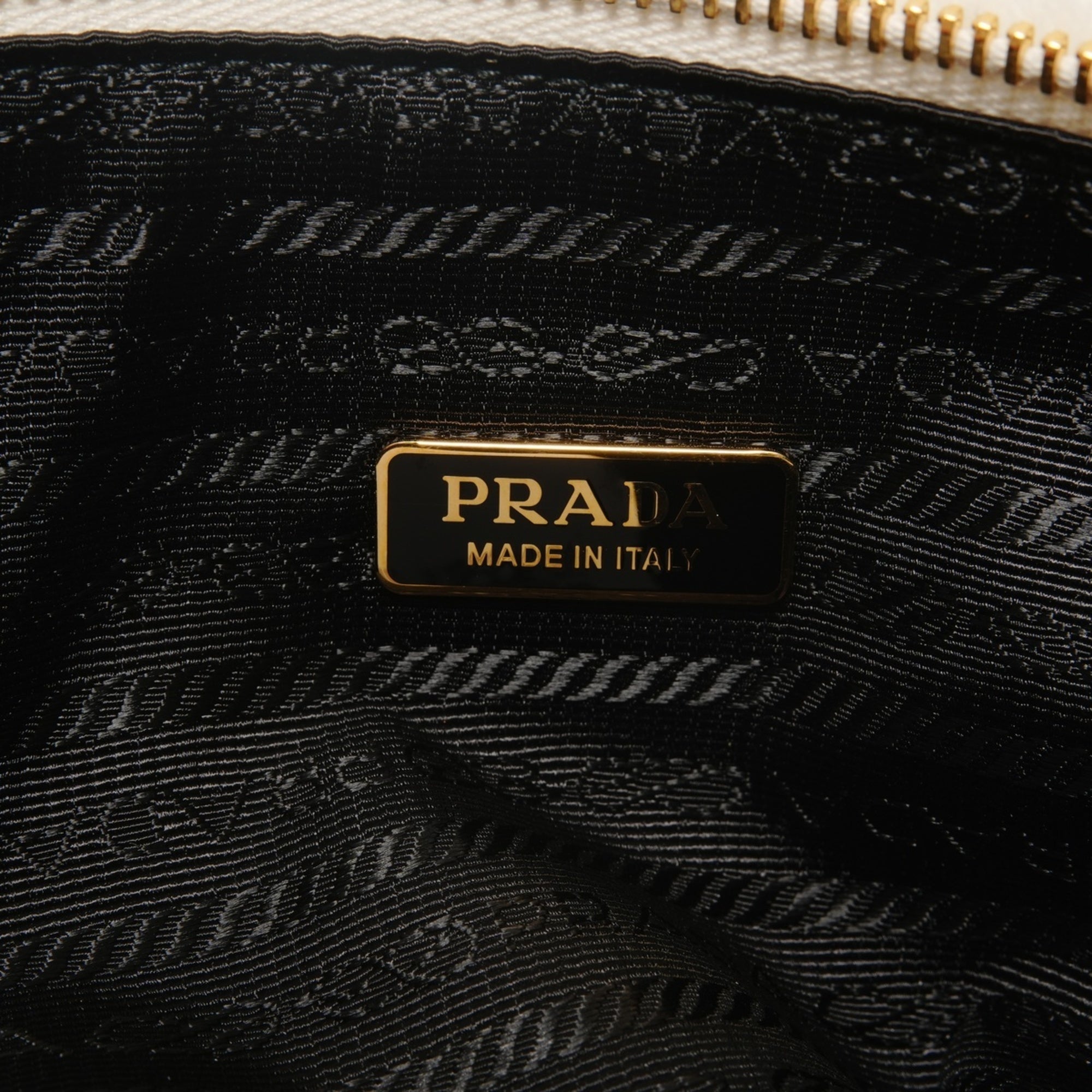 Prada White Wool Shoulder Bag (Pre-Owned)