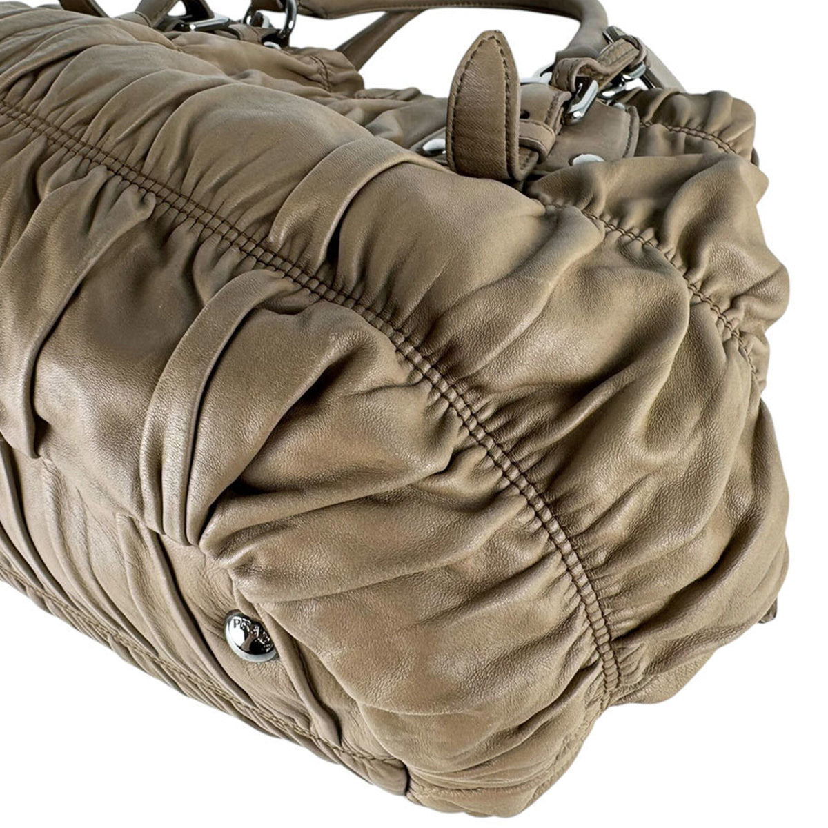 Prada Beige Leather Handbag Shoulder Bag (Pre-Owned)