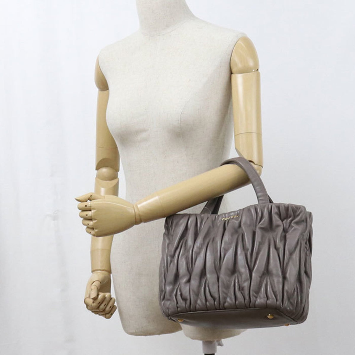 Miu Miu Gray Leather Tote Bag (Pre-Owned)