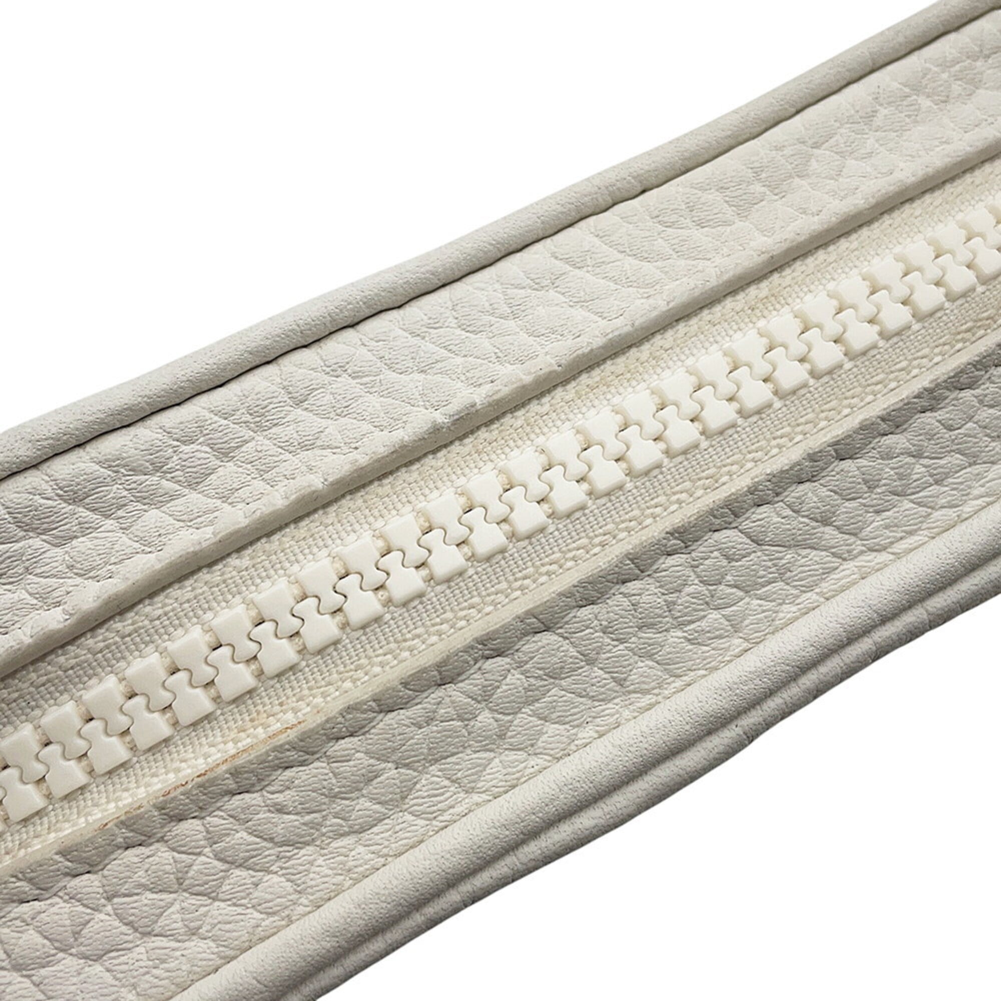 Louis Vuitton Monogram Empreinte White Monogram Empreinte Handbag Pochette (Pre-Owned)