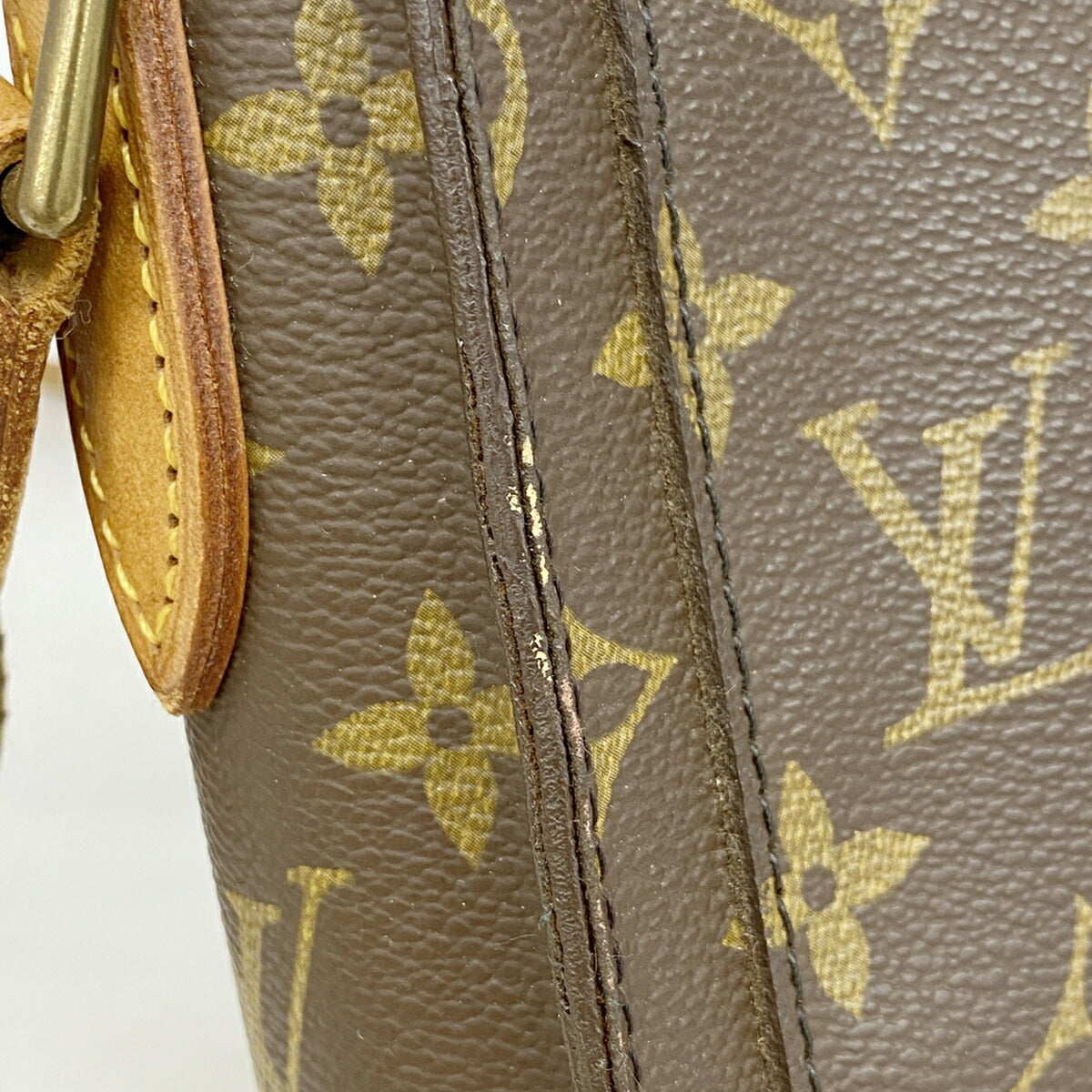 Louis Vuitton Brown Shoulder Bag (Pre-Owned)