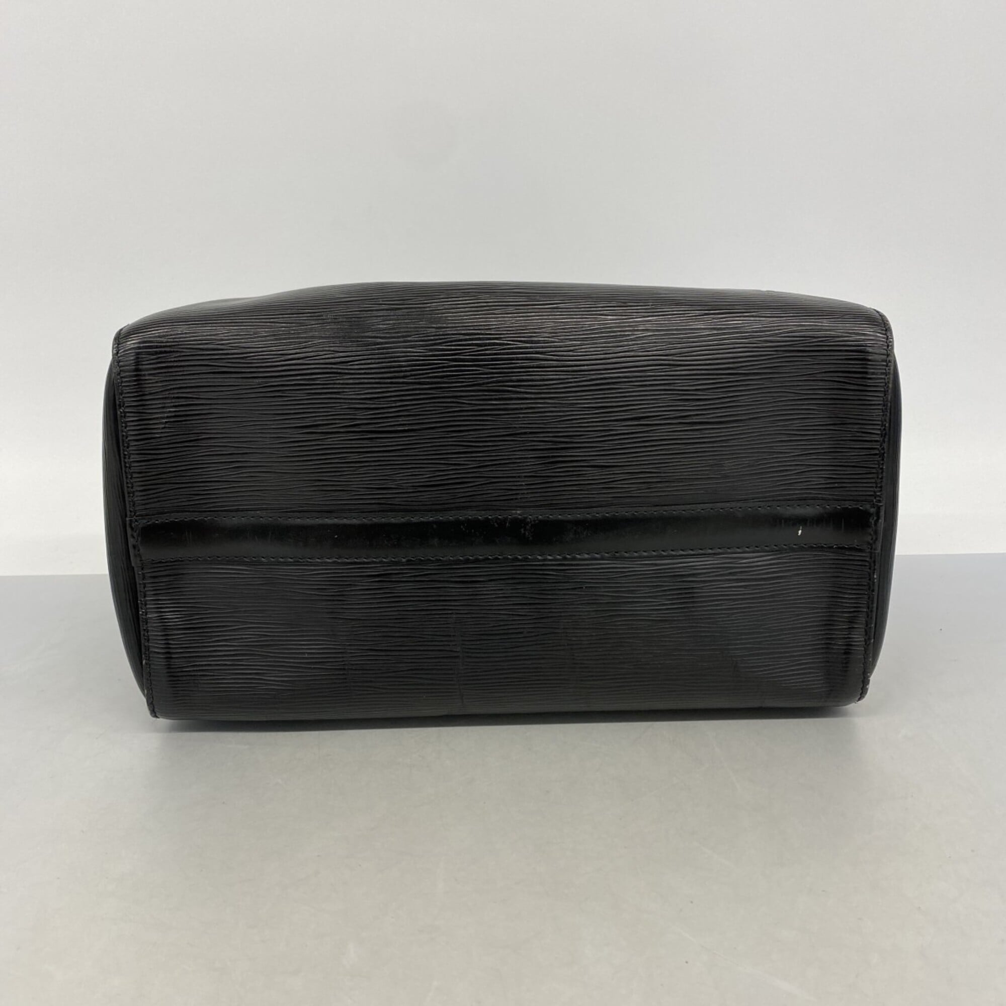 Louis Vuitton Noir Handbag (Pre-Owned)