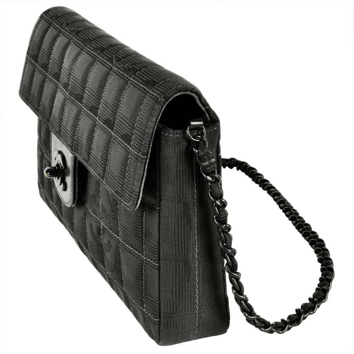 Chanel Black Nylon Shoulder Bag (Pre-Owned)