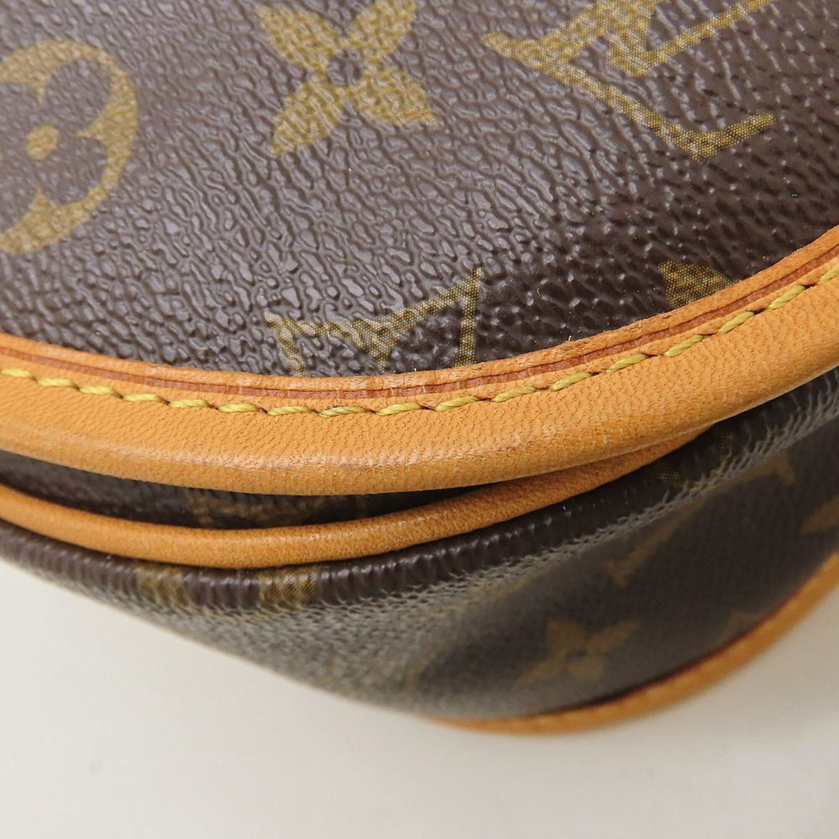 Louis Vuitton Brown Monogram Monogram Shoulder Bag (Pre-Owned)