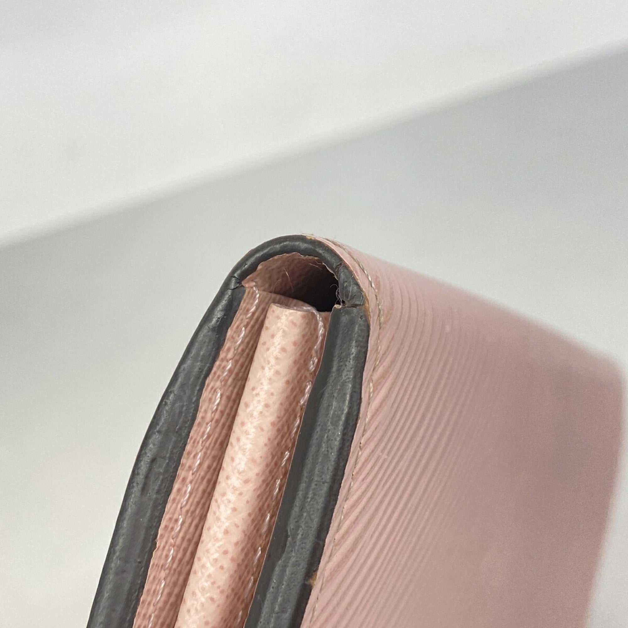 Louis Vuitton Rose Ballerine Long Wallet (Bi-Fold) (Pre-Owned)