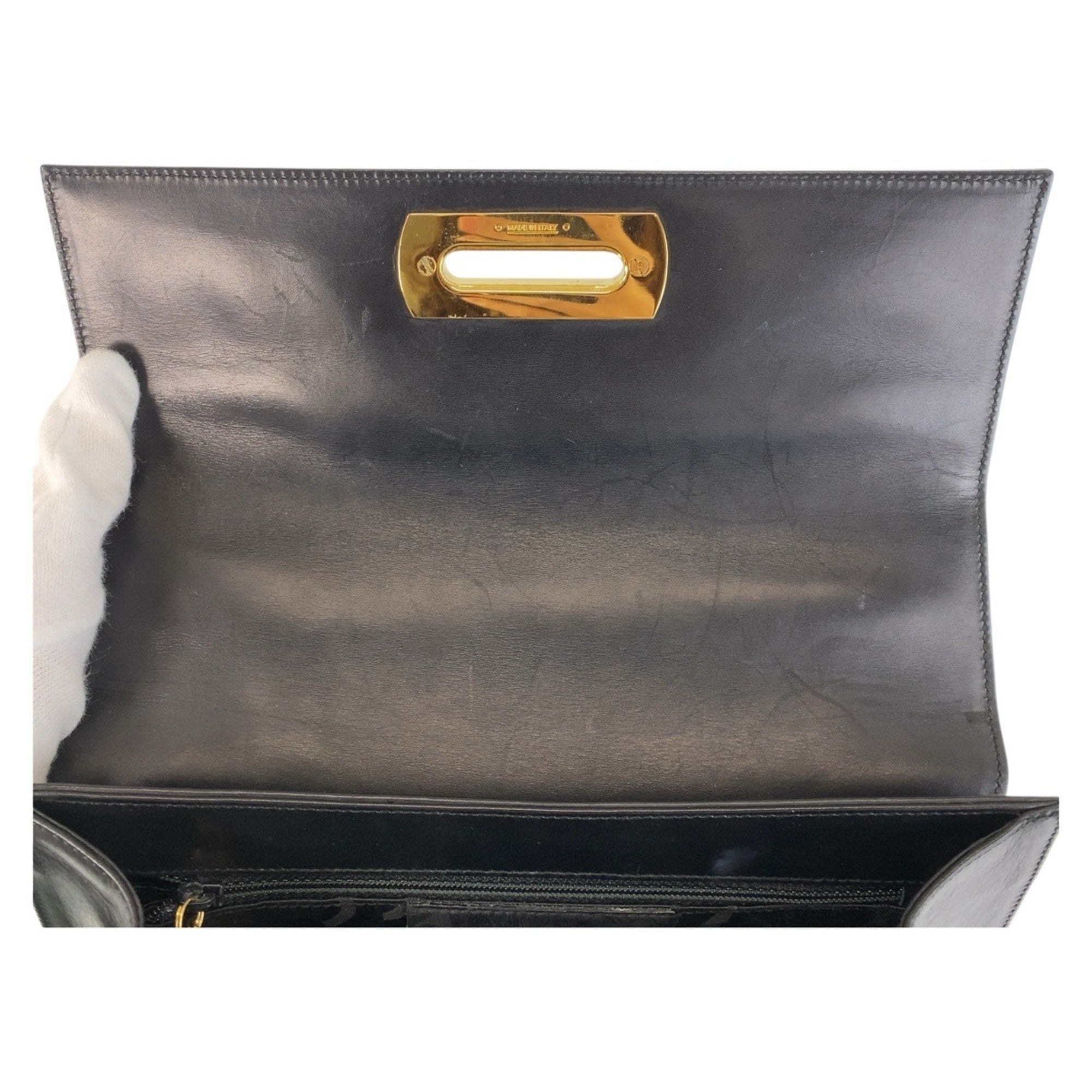 Salvatore Ferragamo Black Leather Handbag Shoulder Bag (Pre-Owned)