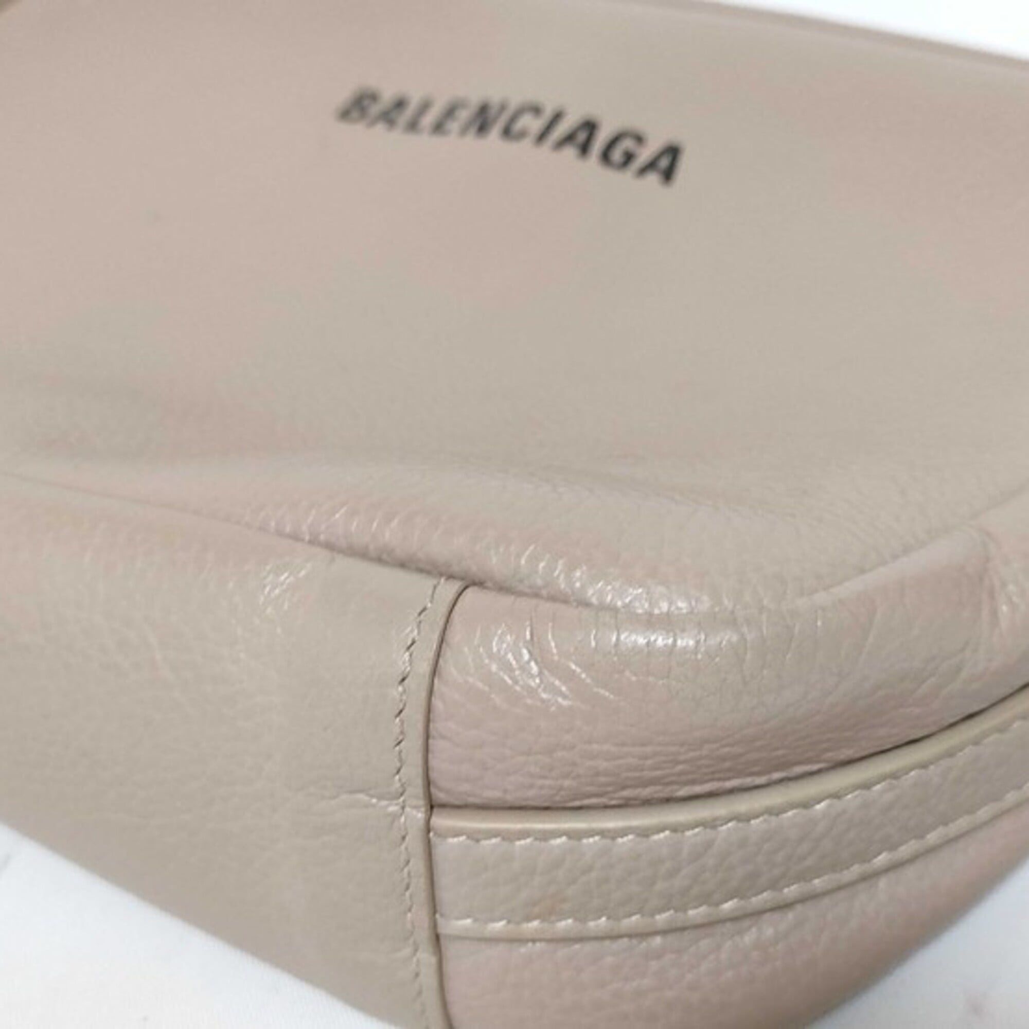 Balenciaga Beige Leather Shoulder Bag (Pre-Owned)