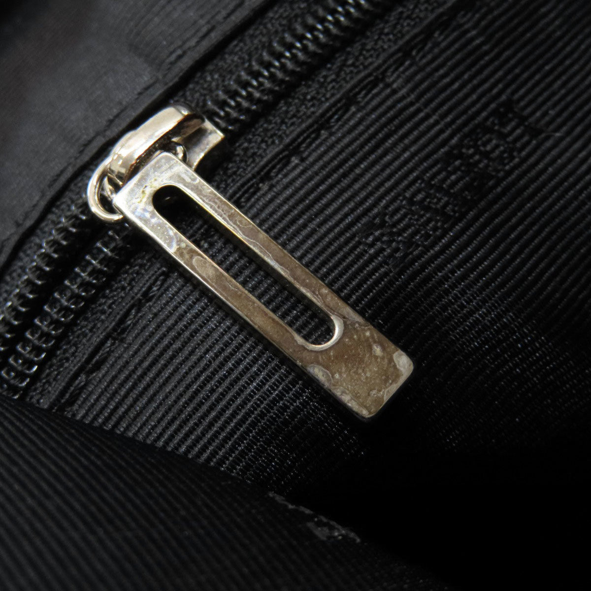Loewe Black Leather Shoulder Bag (Pre-Owned)