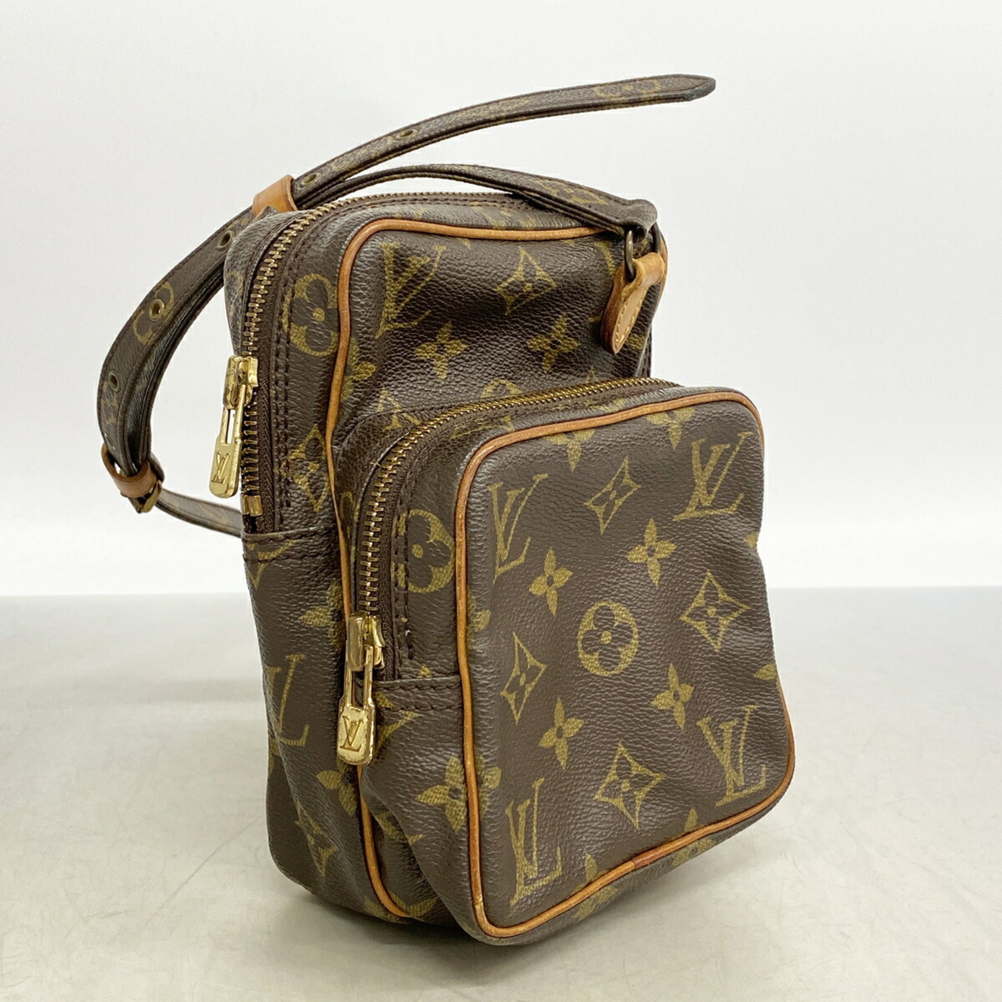 Louis Vuitton Brown Shoulder Bag (Pre-Owned)