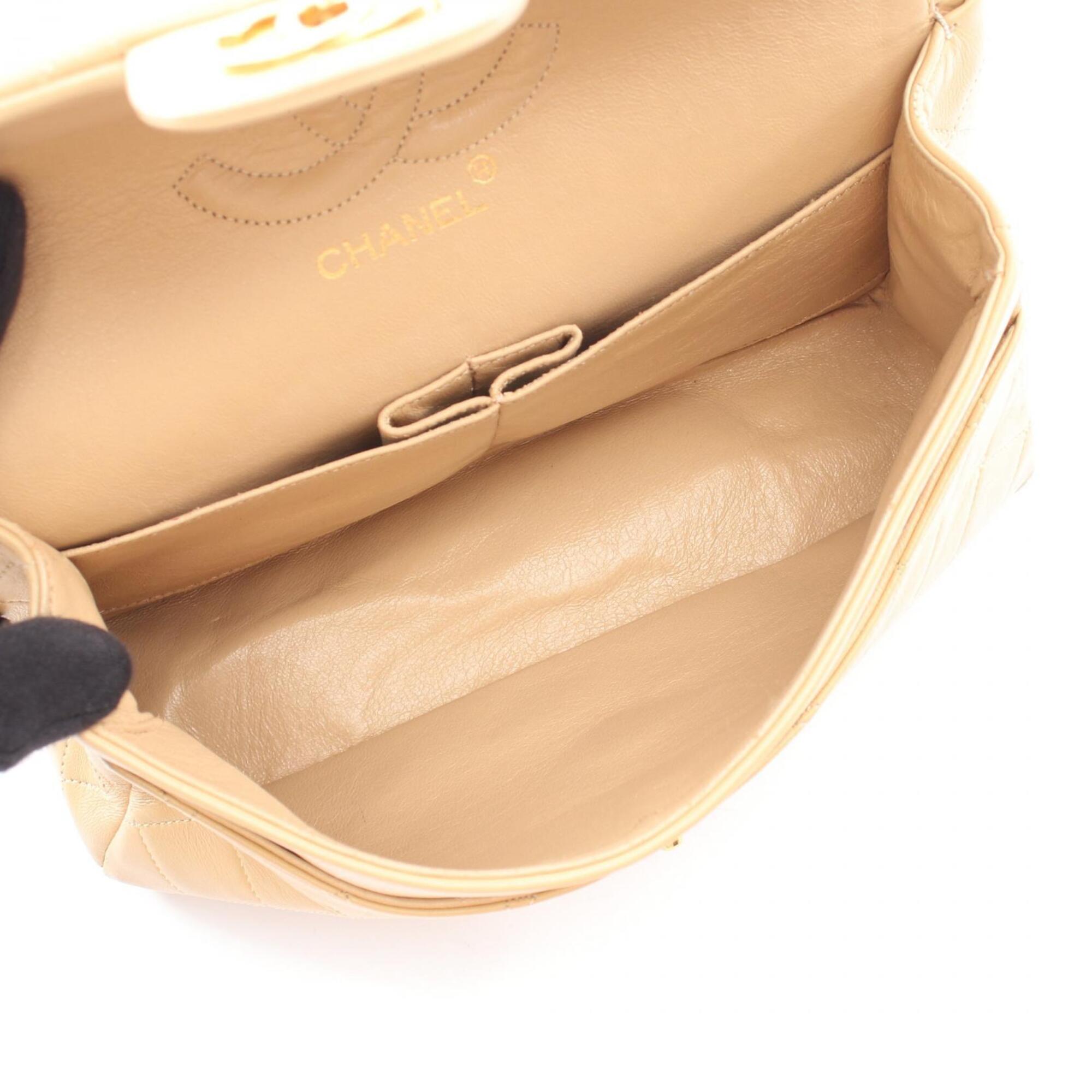 Chanel Beige Leather Handbag Shoulder Bag (Pre-Owned)