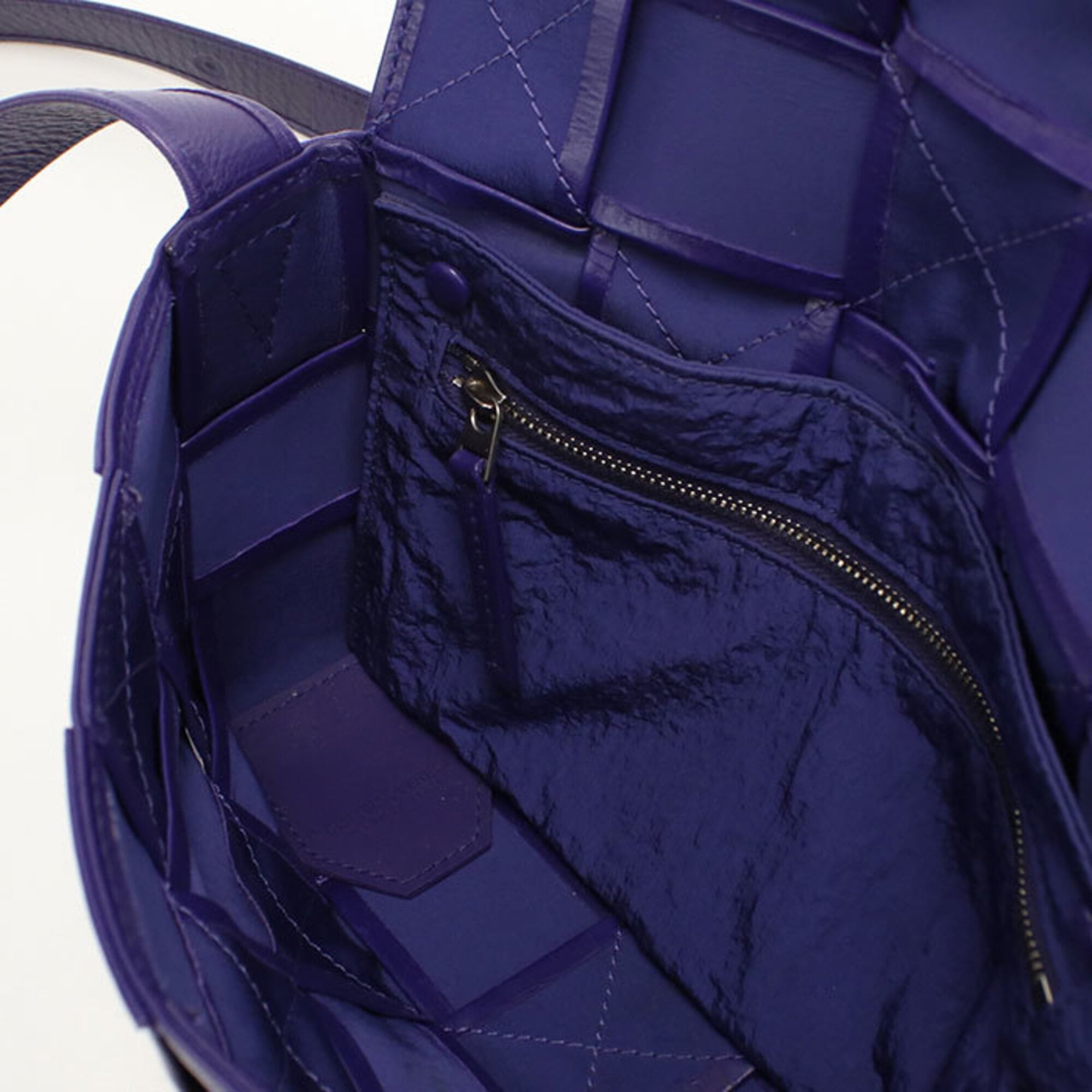 Bottega Veneta Purple Leather Shoulder Bag (Pre-Owned)