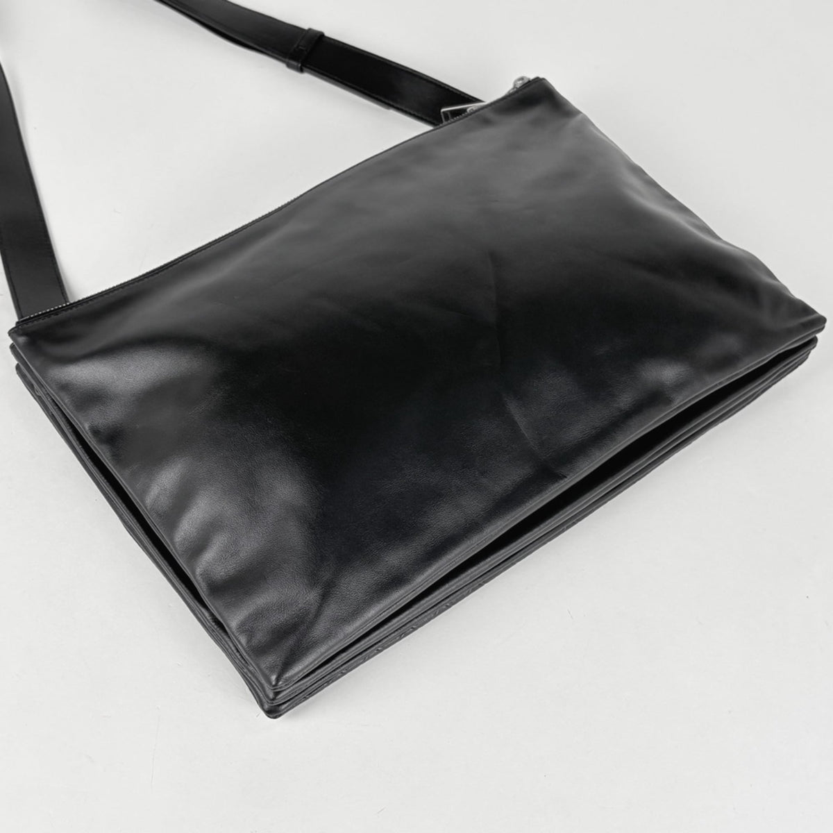 Bottega Veneta Black Leather Clutch Bag Messenger Bag Shoulder Bag (Pre-Owned)