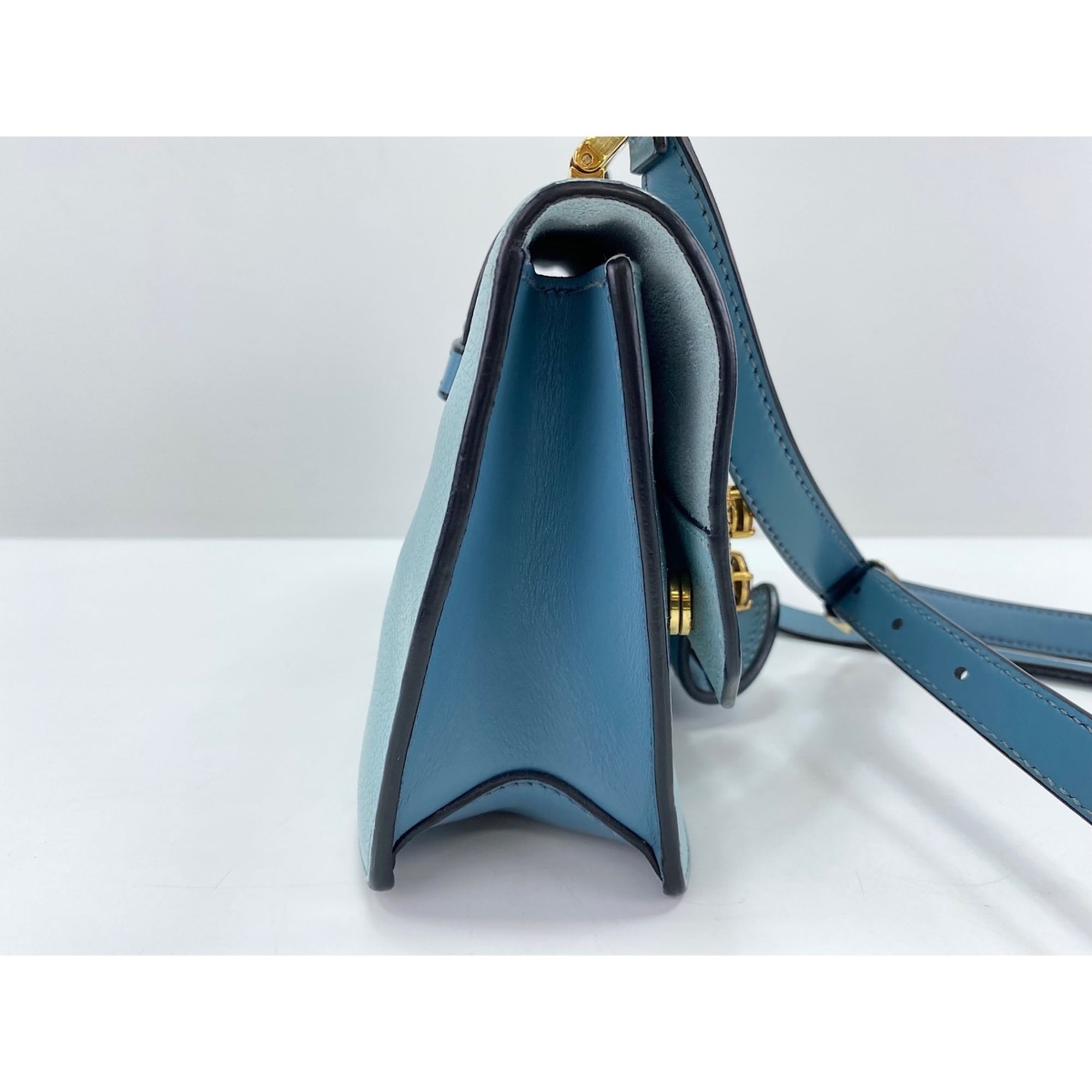 Miu Miu Blue Leather Shoulder Bag (Pre-Owned)