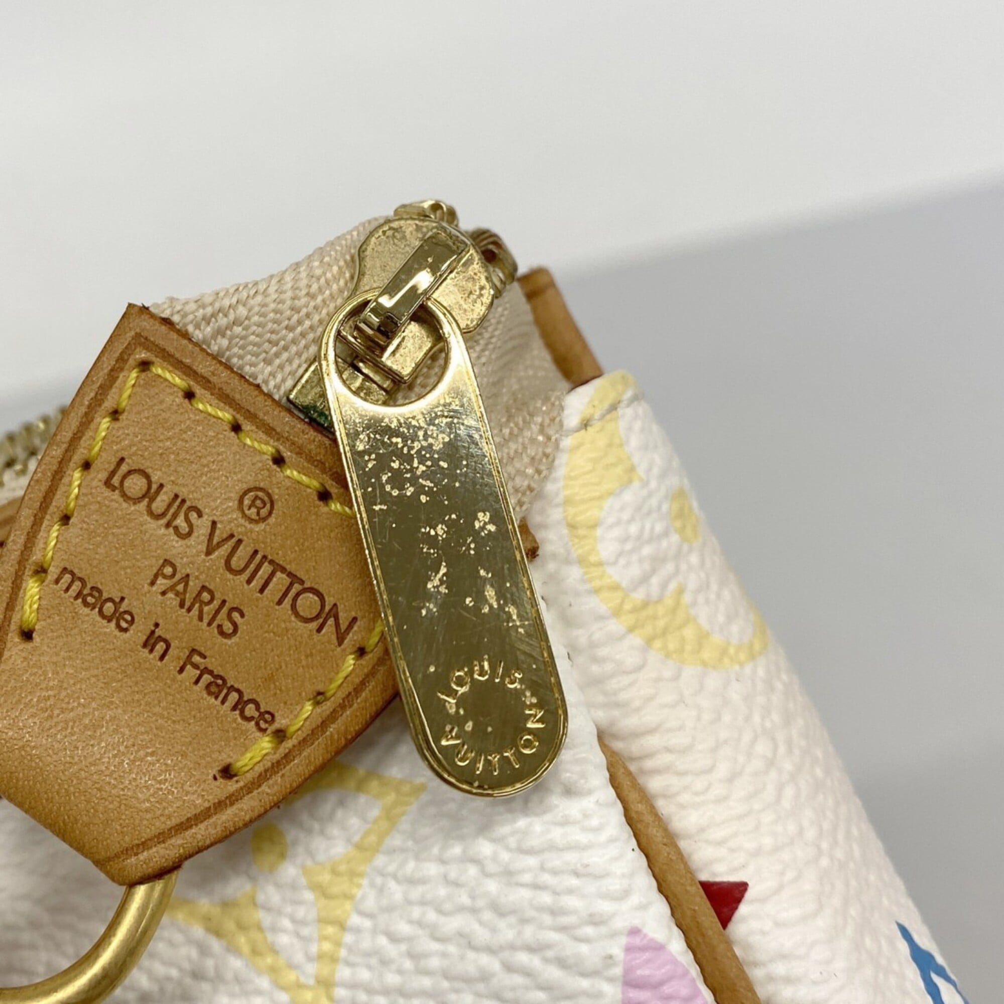 Louis Vuitton Blanc Pouch (Pre-Owned)