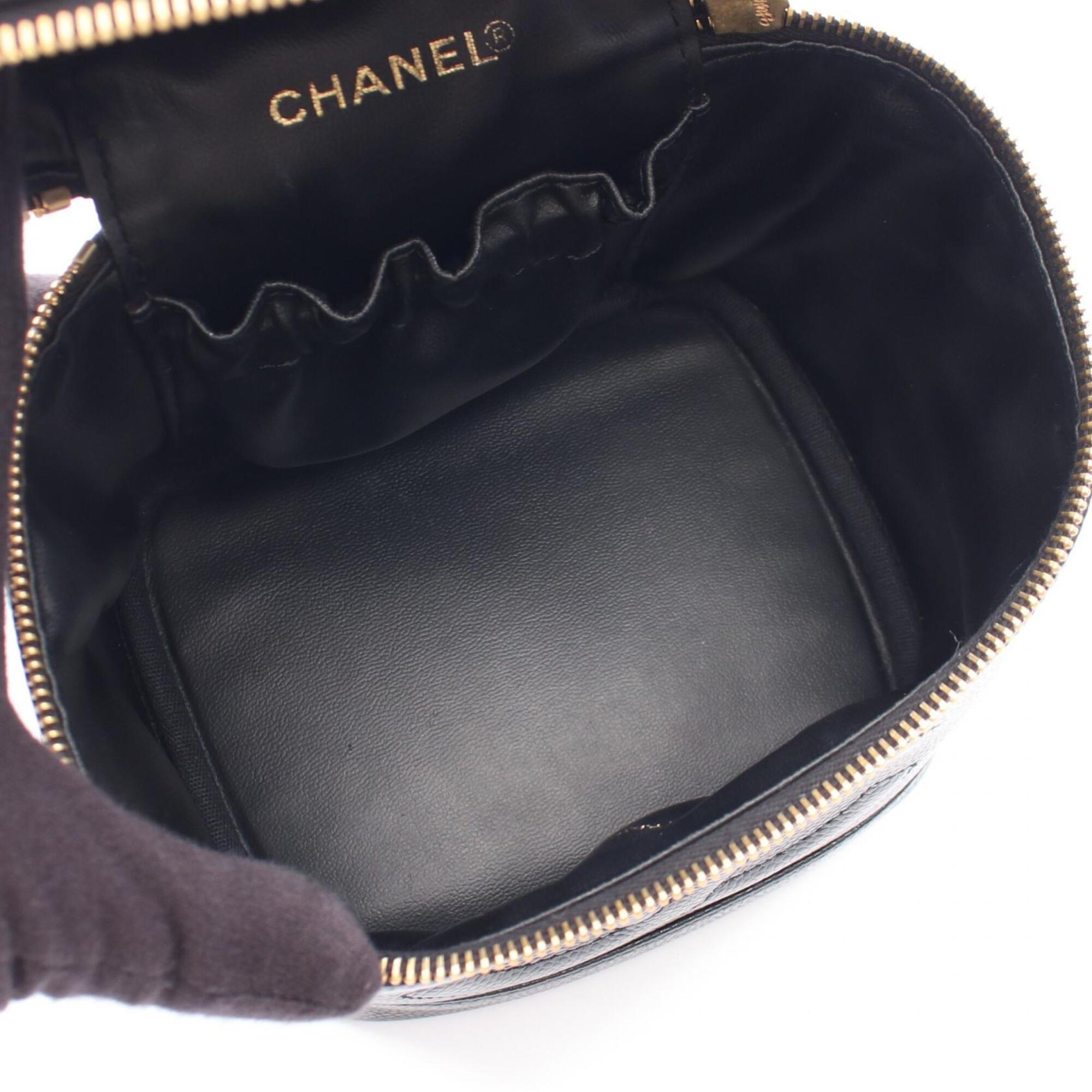 Chanel Black Grained Calfskin Handbag (Pre-Owned)