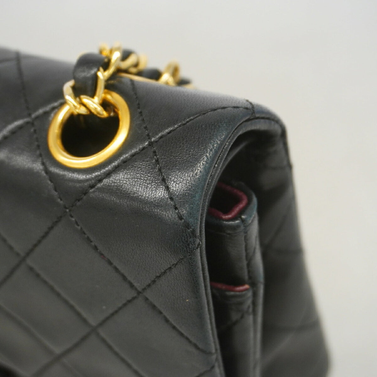 Chanel Black Leather Shoulder Bag (Pre-Owned)