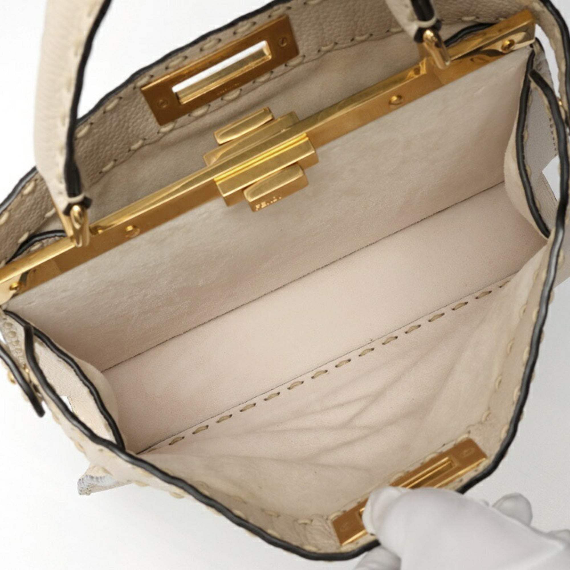 Fendi Ivory Leather Handbag Shoulder Bag (Pre-Owned)