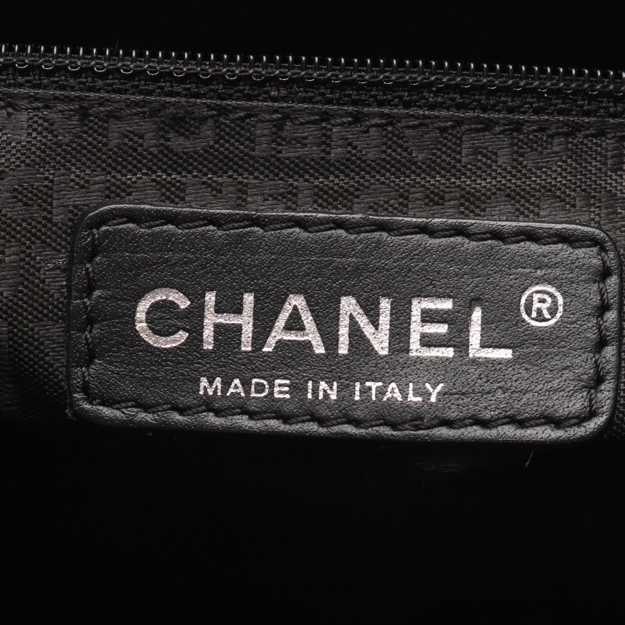 Chanel Black Grained Calfskin Handbag Shoulder Bag (Pre-Owned)