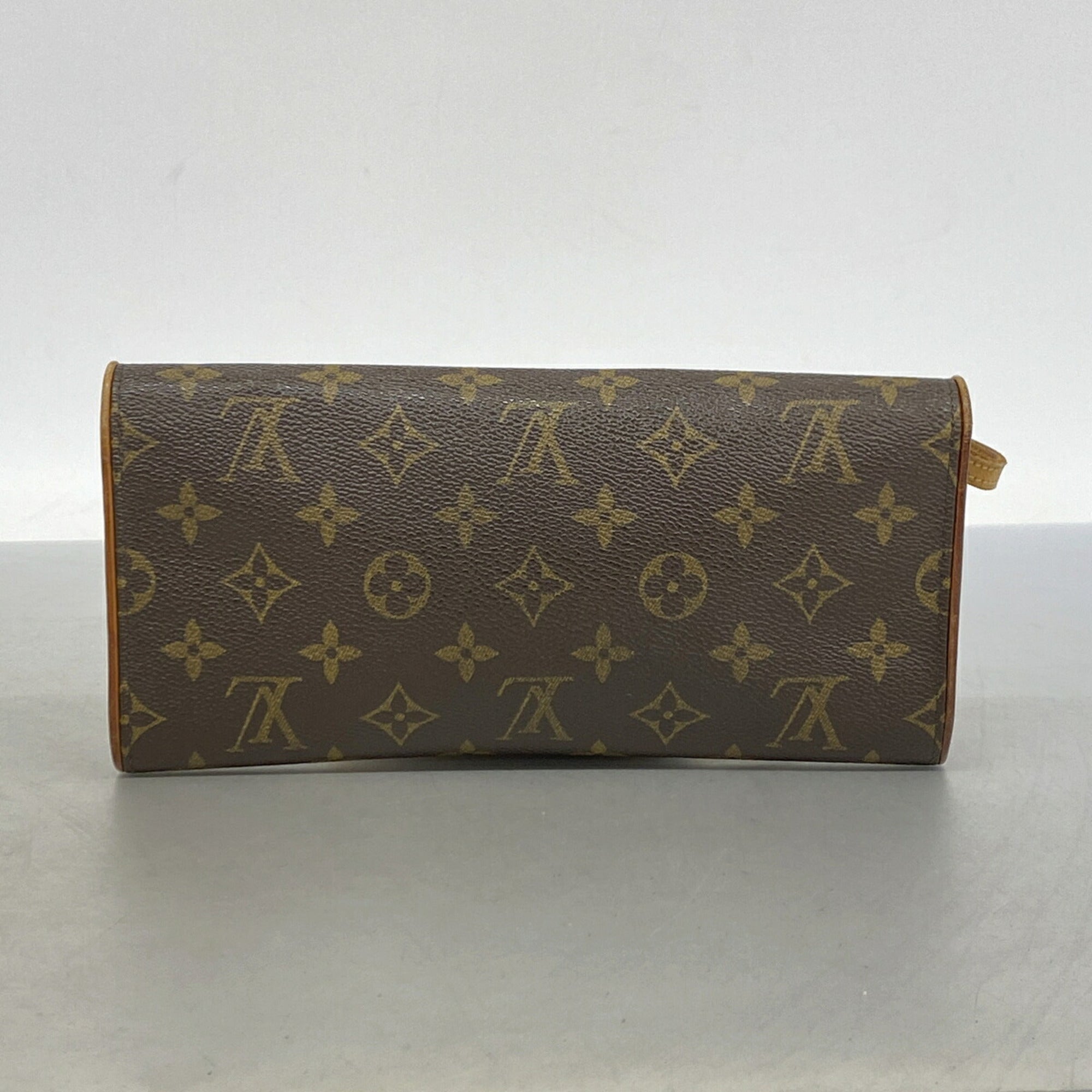 Louis Vuitton Brown Shoulder Bag (Pre-Owned)