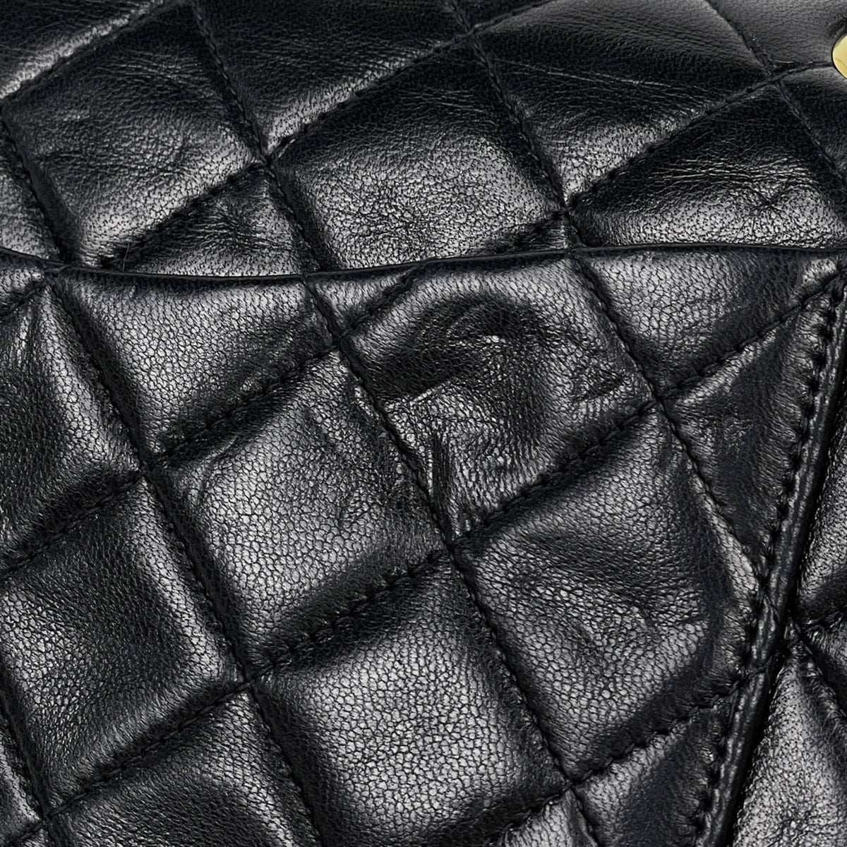 Chanel Matelasse Black Leather Shoulder Bag (Pre-Owned)