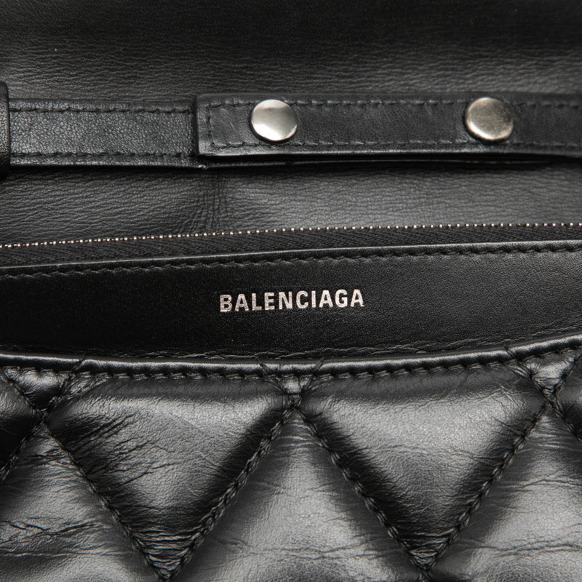 Balenciaga Black Leather Shoulder Bag (Pre-Owned)