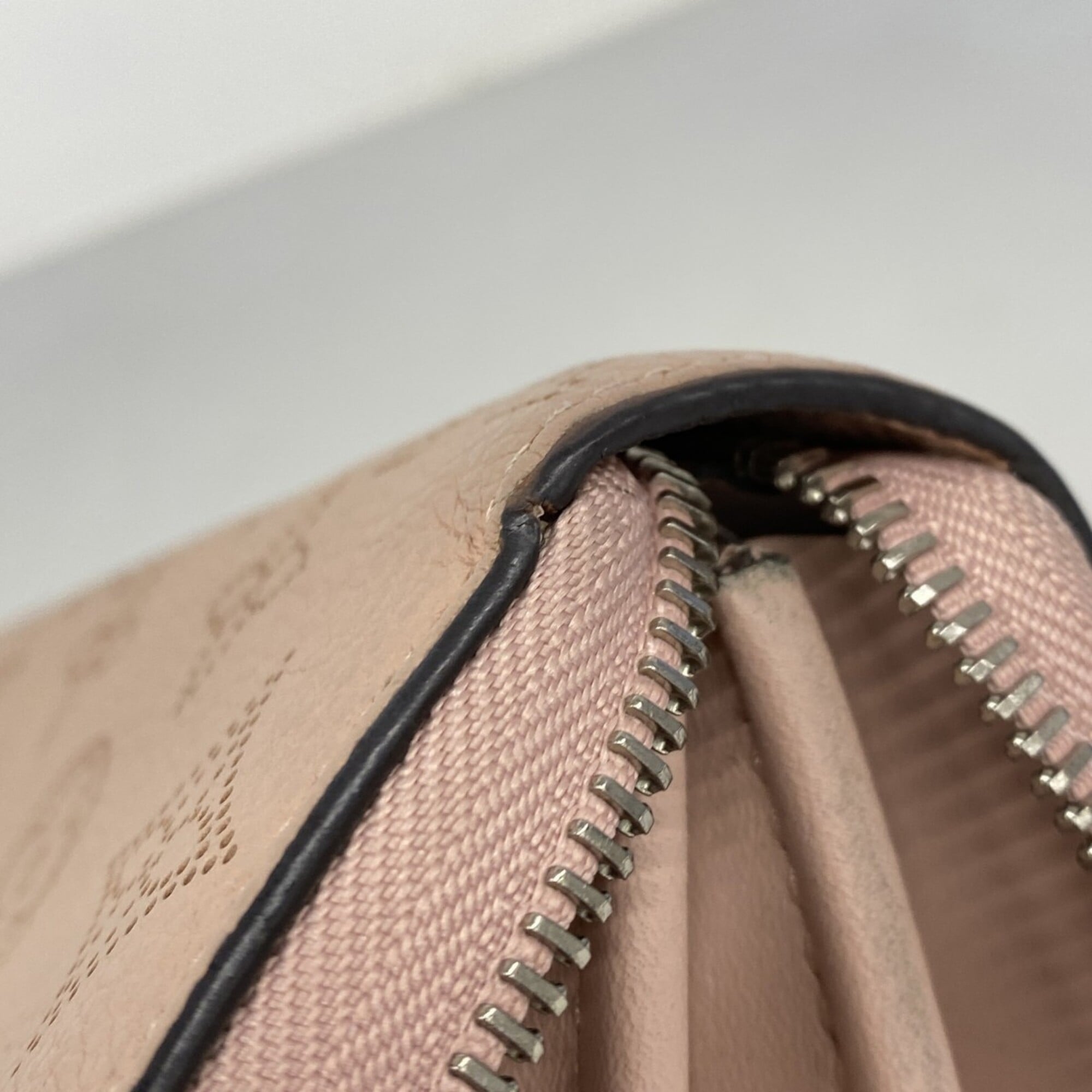 Louis Vuitton Magnolia Long Wallet (Bi-Fold) (Pre-Owned)