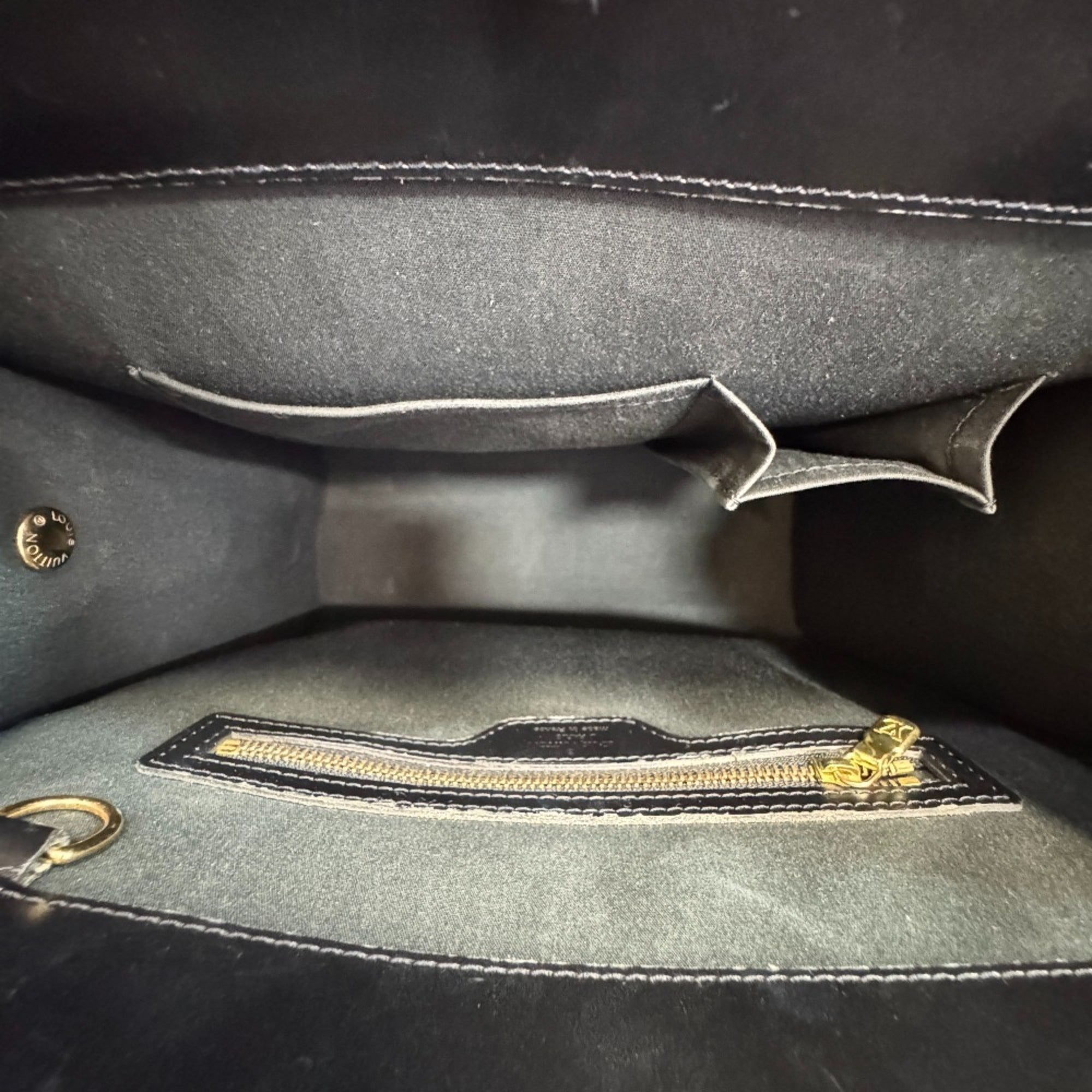 Louis Vuitton Epi Black Leather Handbag (Pre-Owned)