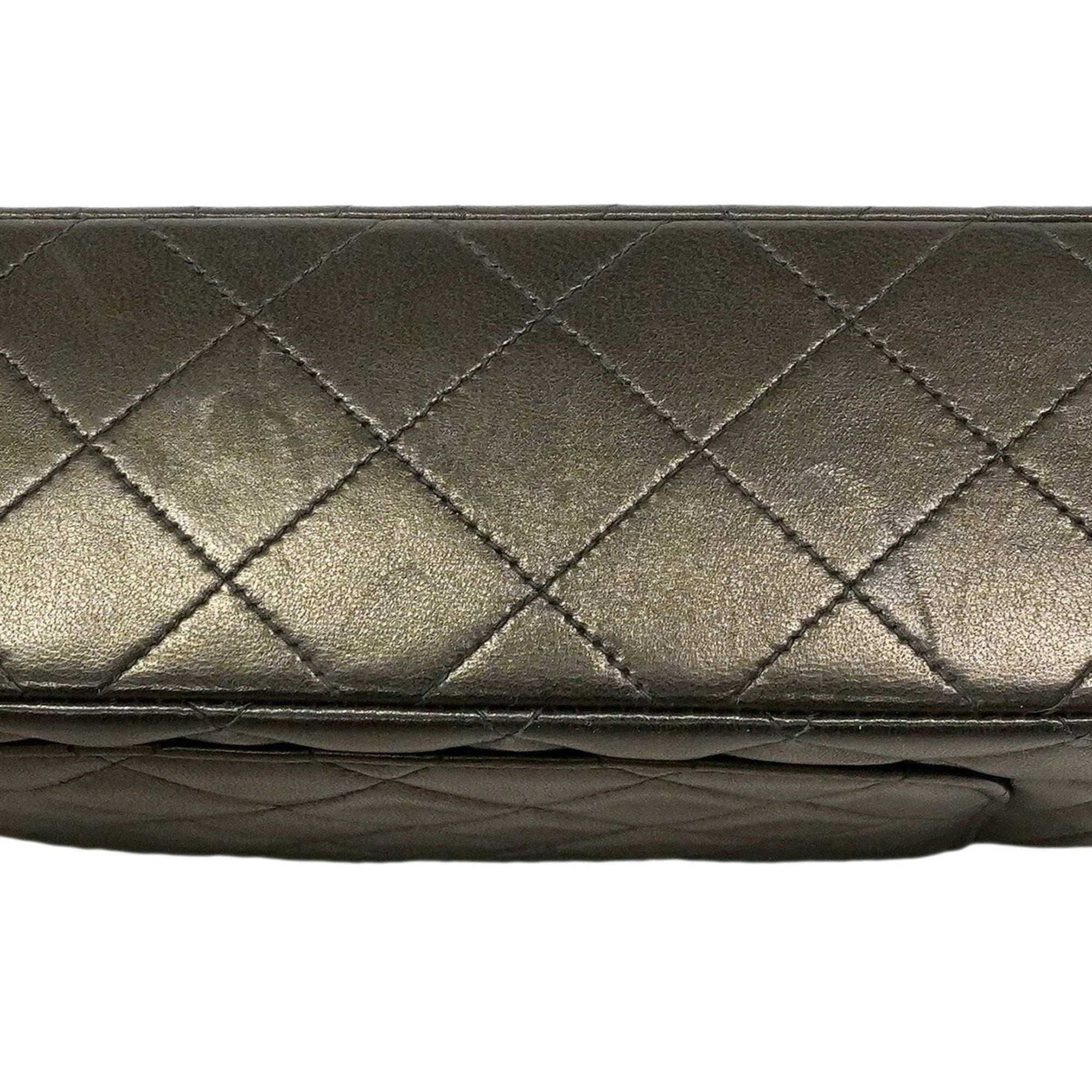 Chanel Black Leather Shoulder Bag (Pre-Owned)