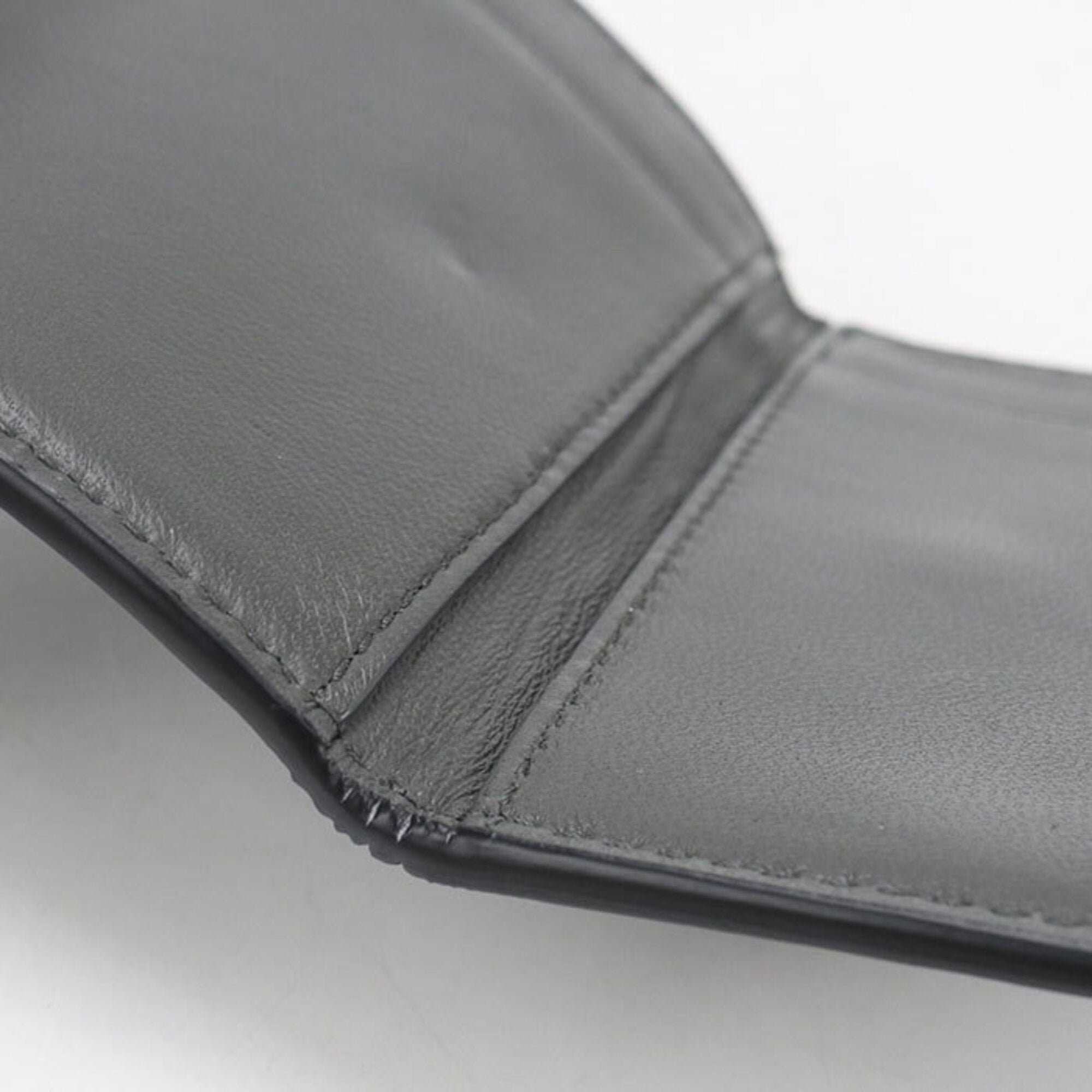 Bottega Veneta Black Leather Wallet (Tri-Fold) (Pre-Owned)